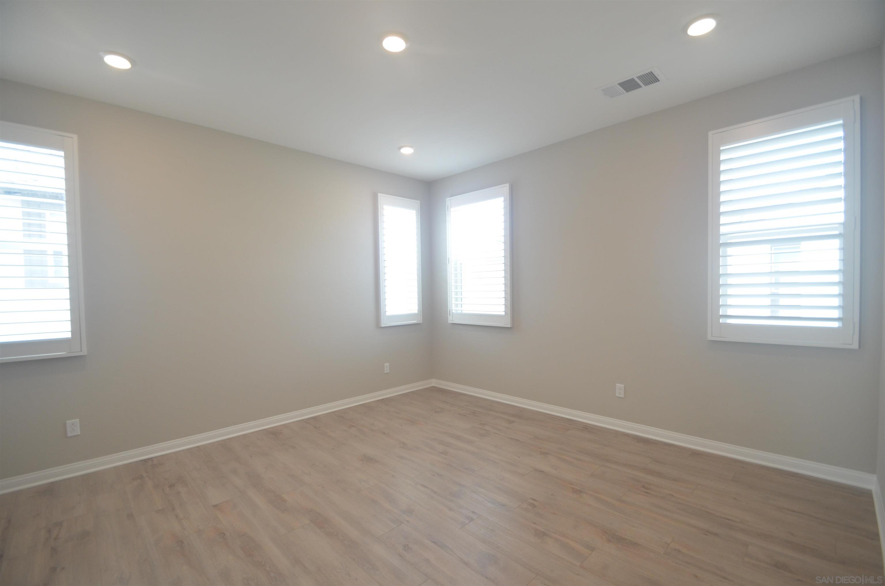 Detail Gallery Image 22 of 40 For 1681  Whitmore Loop, Chula Vista,  CA 91913 - 4 Beds | 3 Baths