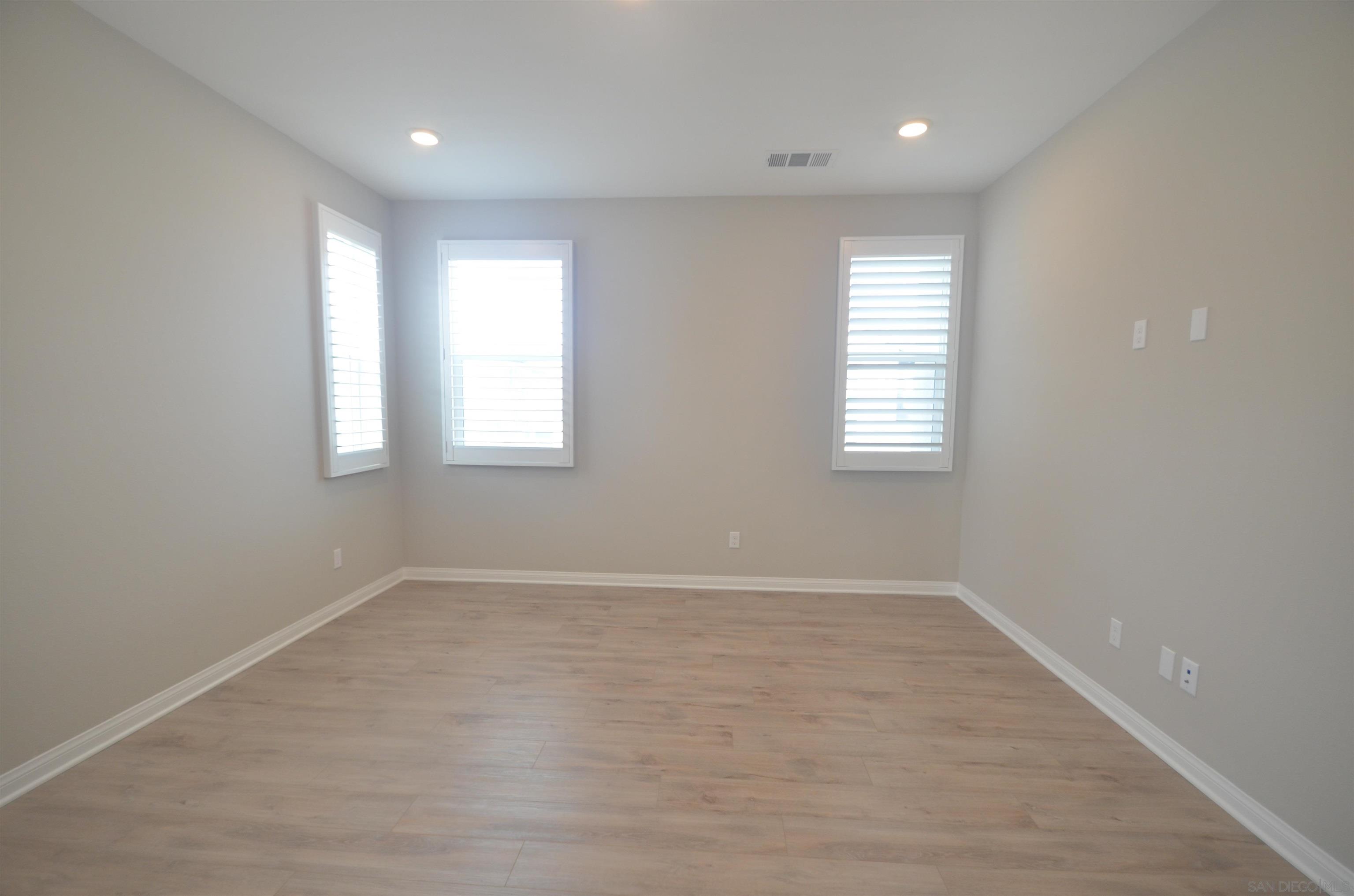 Detail Gallery Image 28 of 40 For 1681  Whitmore Loop, Chula Vista,  CA 91913 - 4 Beds | 3 Baths