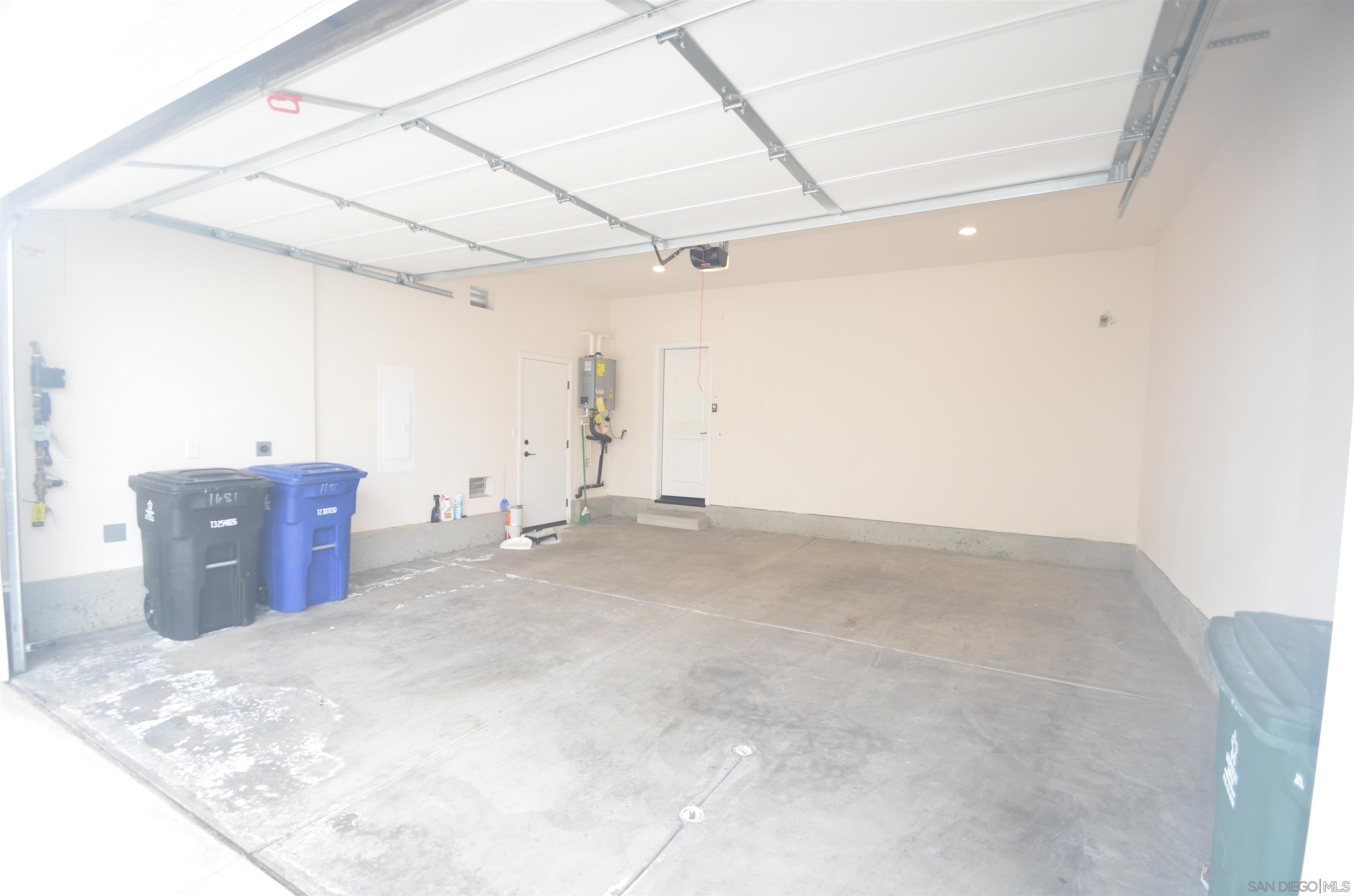 Detail Gallery Image 35 of 40 For 1681  Whitmore Loop, Chula Vista,  CA 91913 - 4 Beds | 3 Baths