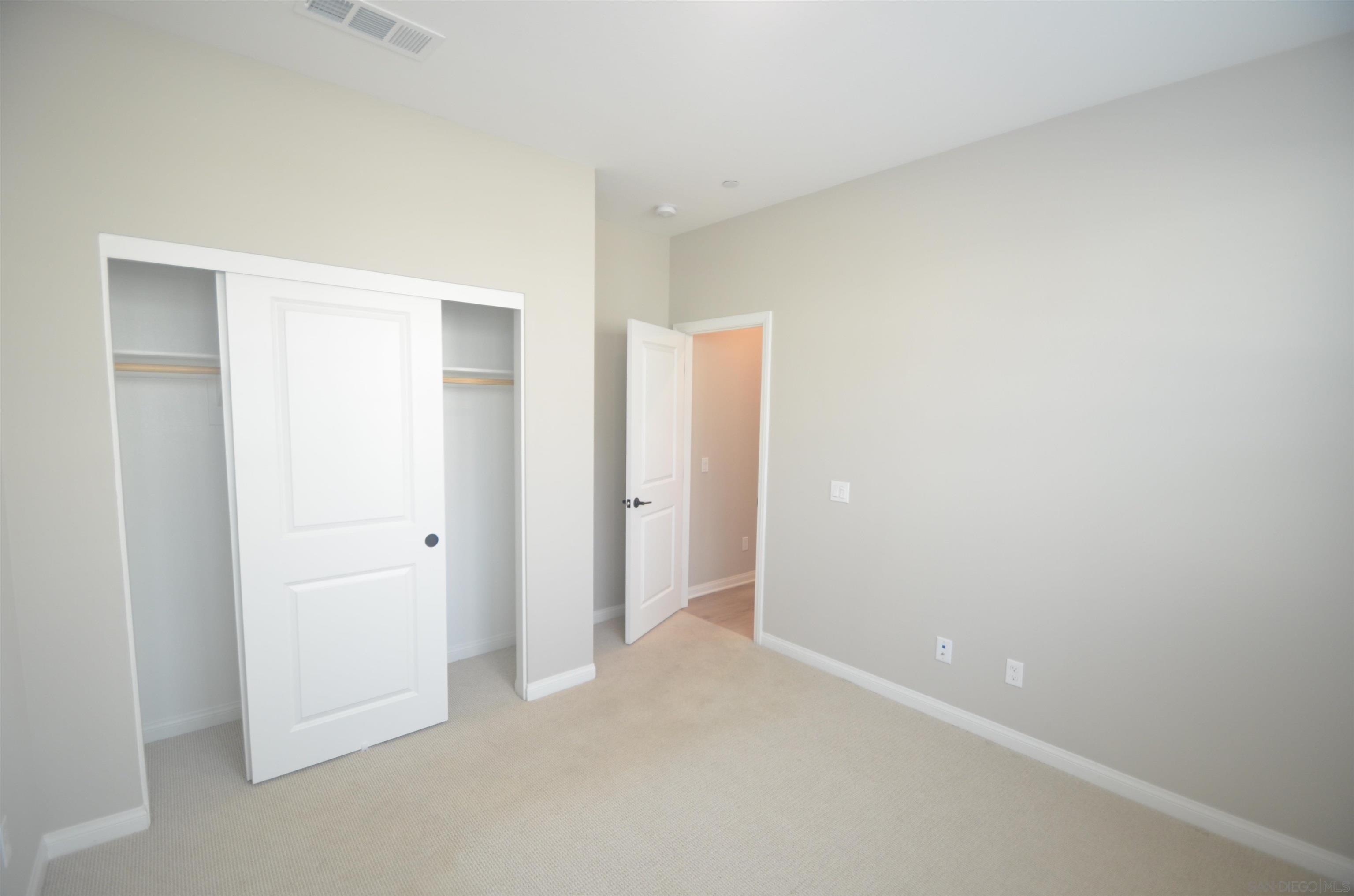 Detail Gallery Image 10 of 40 For 1681  Whitmore Loop, Chula Vista,  CA 91913 - 4 Beds | 3 Baths