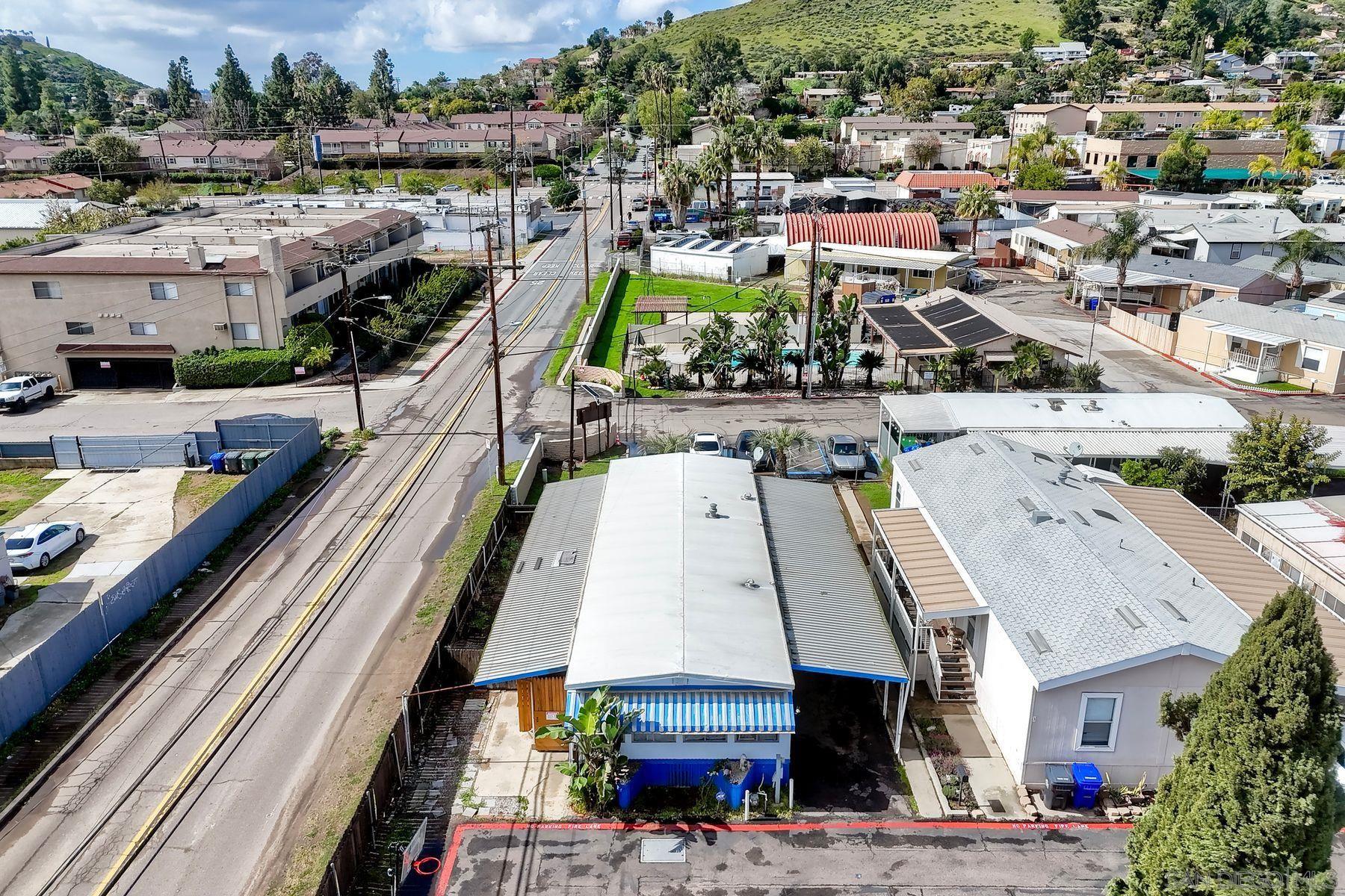 Detail Gallery Image 4 of 13 For 12044  Royal Rd  Spc 4,  El Cajon,  CA 92021 - 3 Beds | 2 Baths