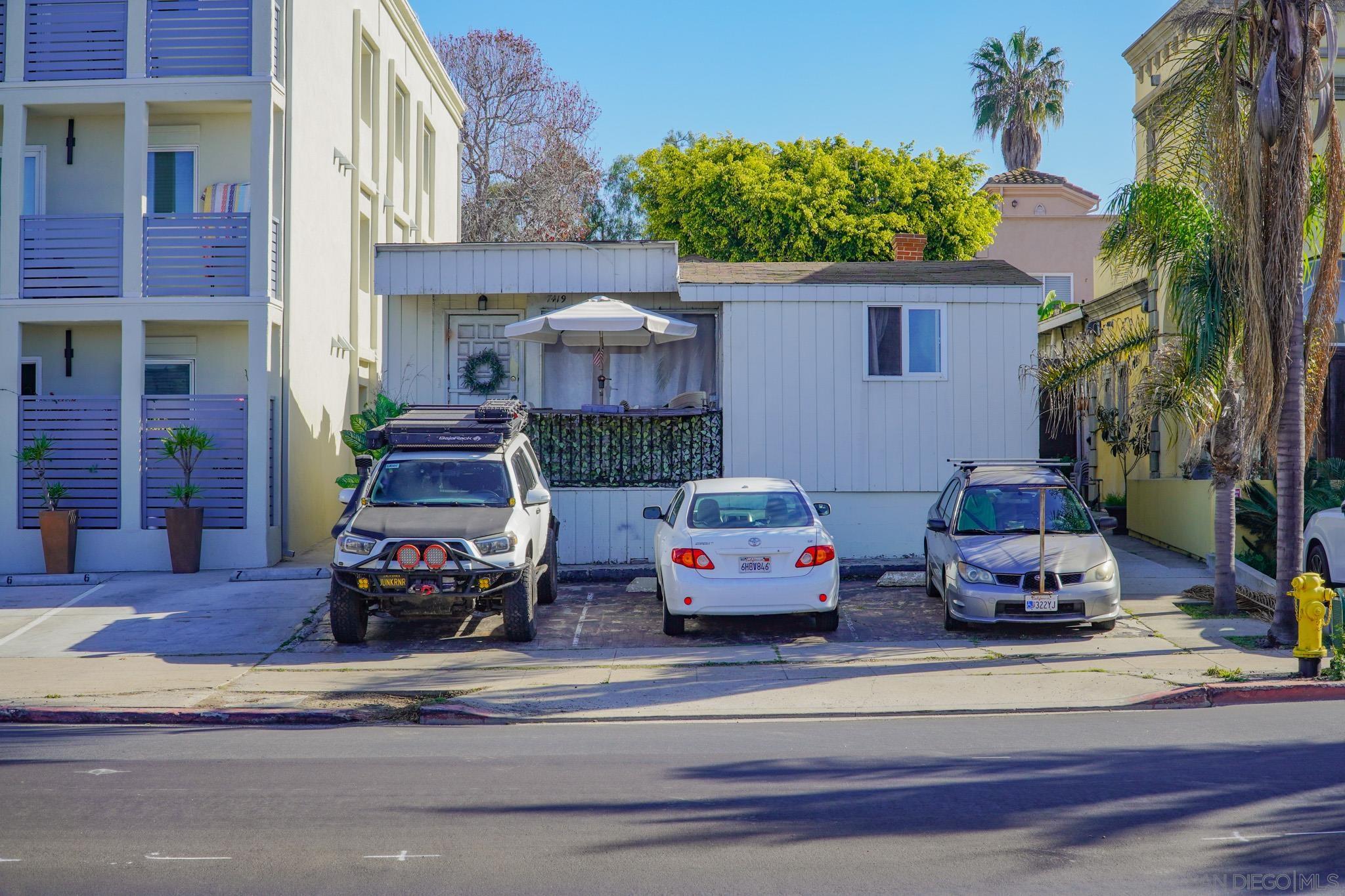 Front Image Thumbnail for SD260003819