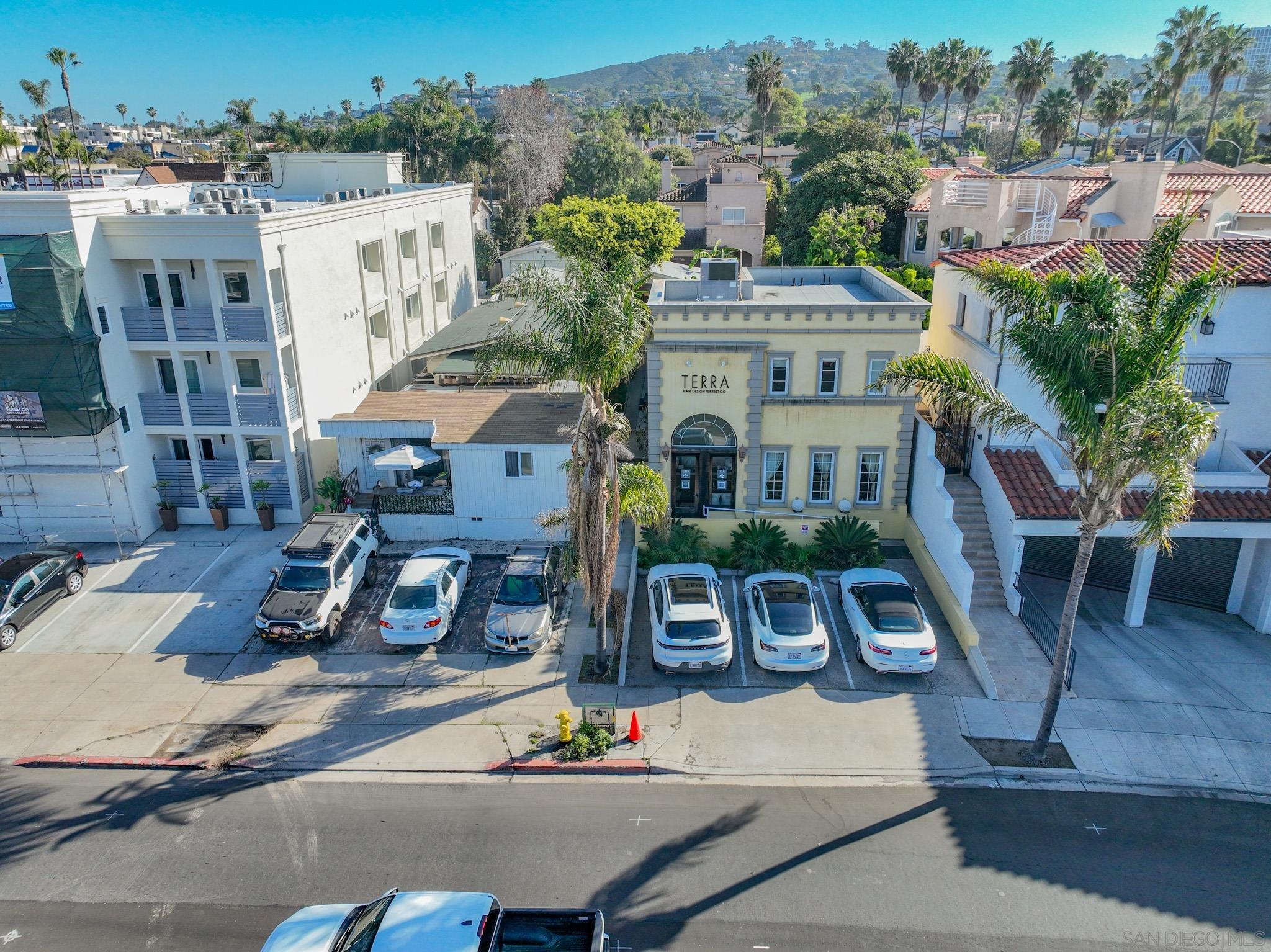 Detail Gallery Image 2 of 13 For 7421-25  La Jolla Blvd., La Jolla,  CA 92037 - – Beds | – Baths