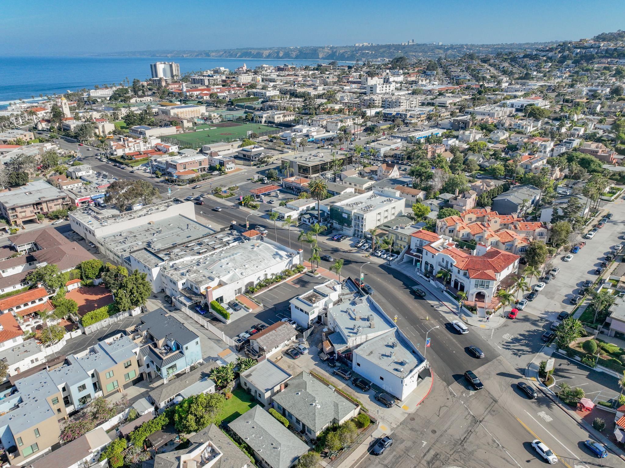 Detail Gallery Image 11 of 13 For 7421-25  La Jolla Blvd., La Jolla,  CA 92037 - – Beds | – Baths