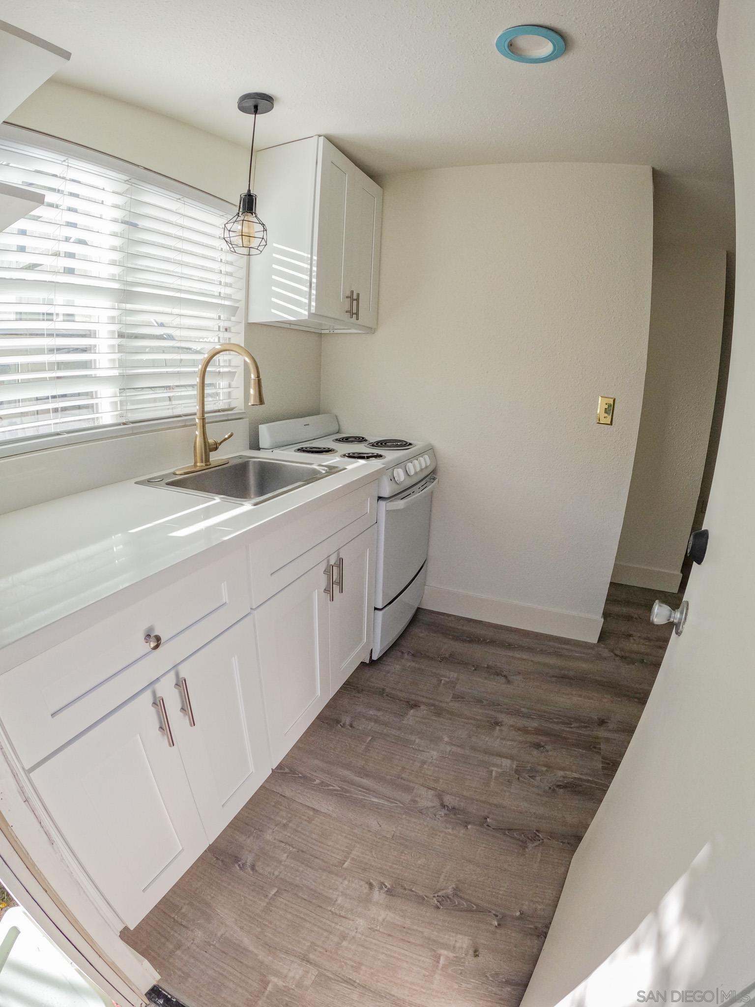 Detail Gallery Image 10 of 13 For 7421-25  La Jolla Blvd., La Jolla,  CA 92037 - – Beds | – Baths