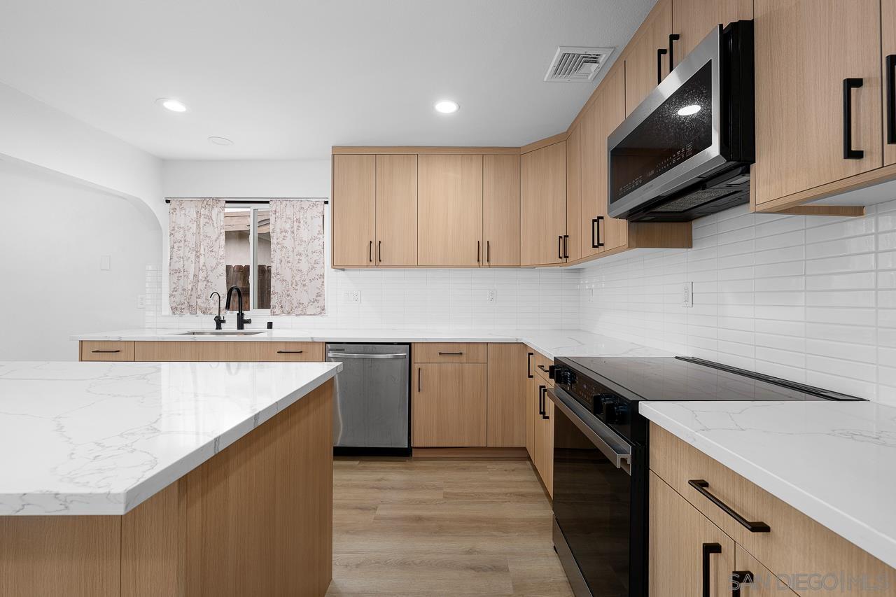 Detail Gallery Image 9 of 27 For 8695  Lepus Rd, San Diego,  CA 92126 - 3 Beds | 2 Baths