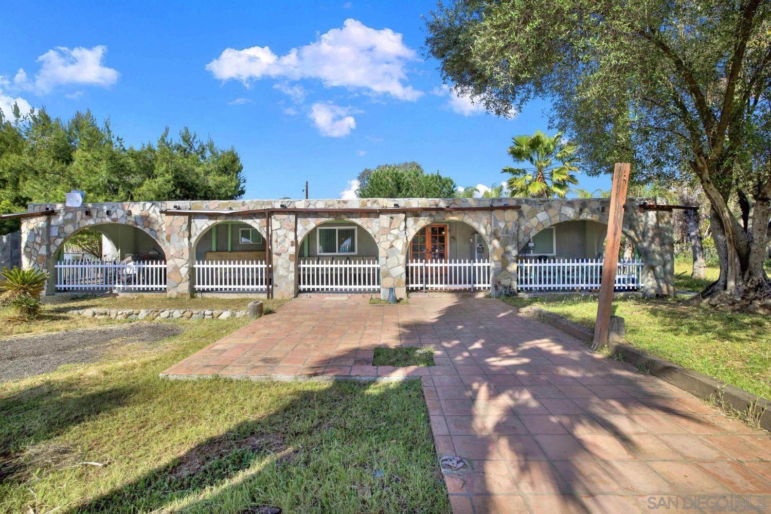 Detail Gallery Image 4 of 23 For 30100  Valley Center Rd, Valley Center,  CA 92082 - 3 Beds | 2 Baths