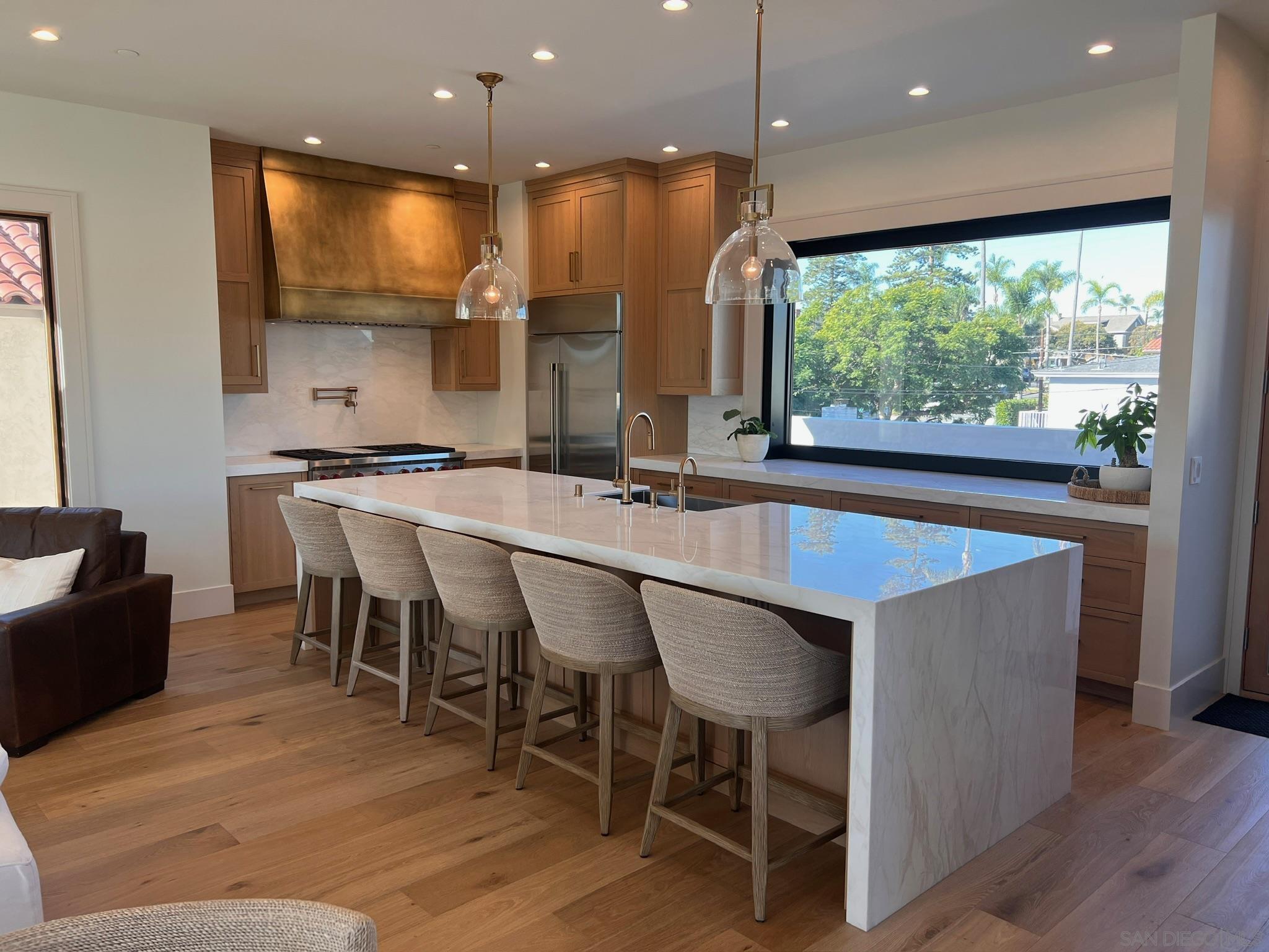 Detail Gallery Image 16 of 45 For 440  Pomona Avenue, Coronado,  CA 92118 - 5 Beds | 3/1 Baths