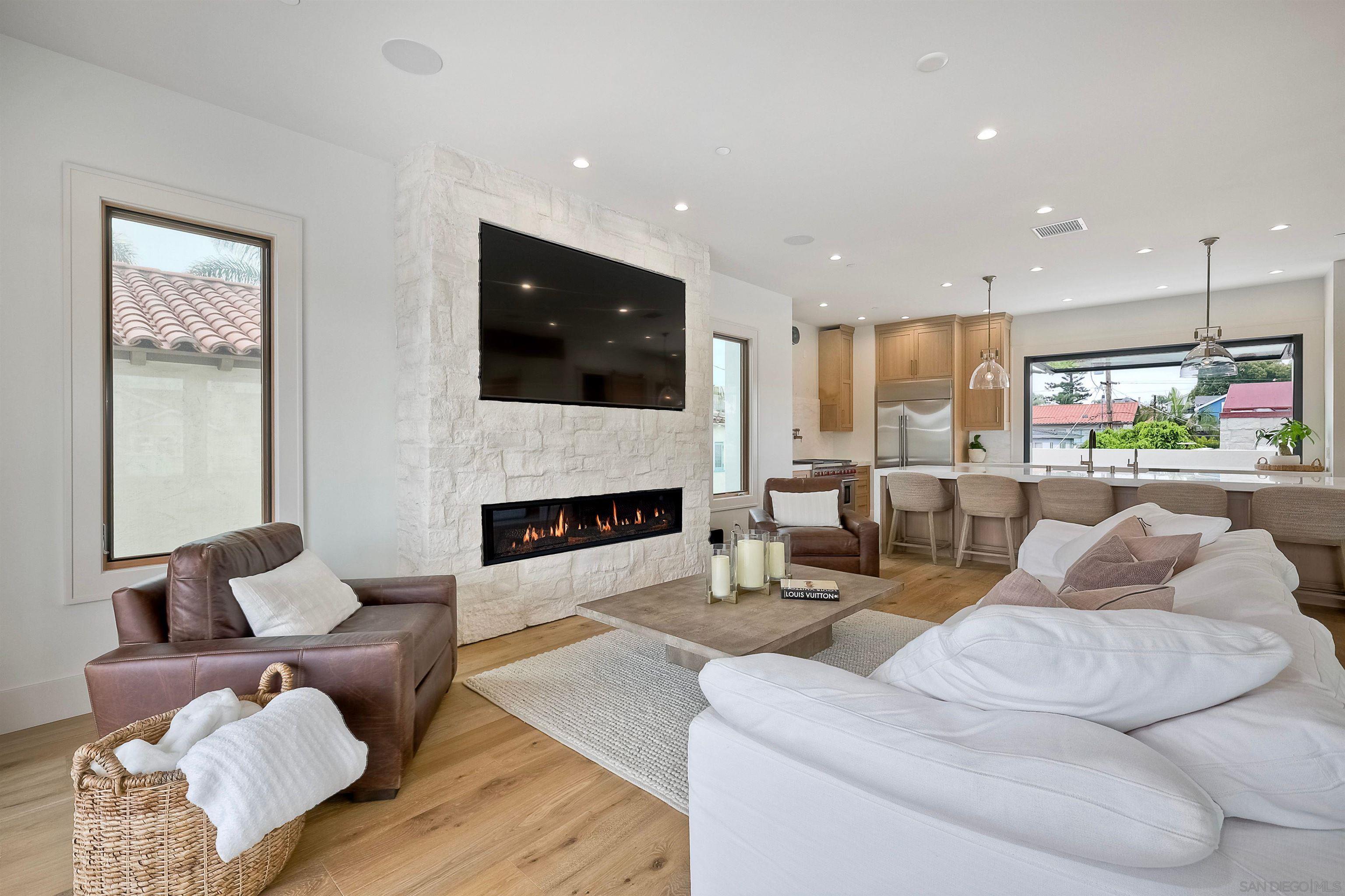 Detail Gallery Image 18 of 45 For 440  Pomona Avenue, Coronado,  CA 92118 - 5 Beds | 3/1 Baths