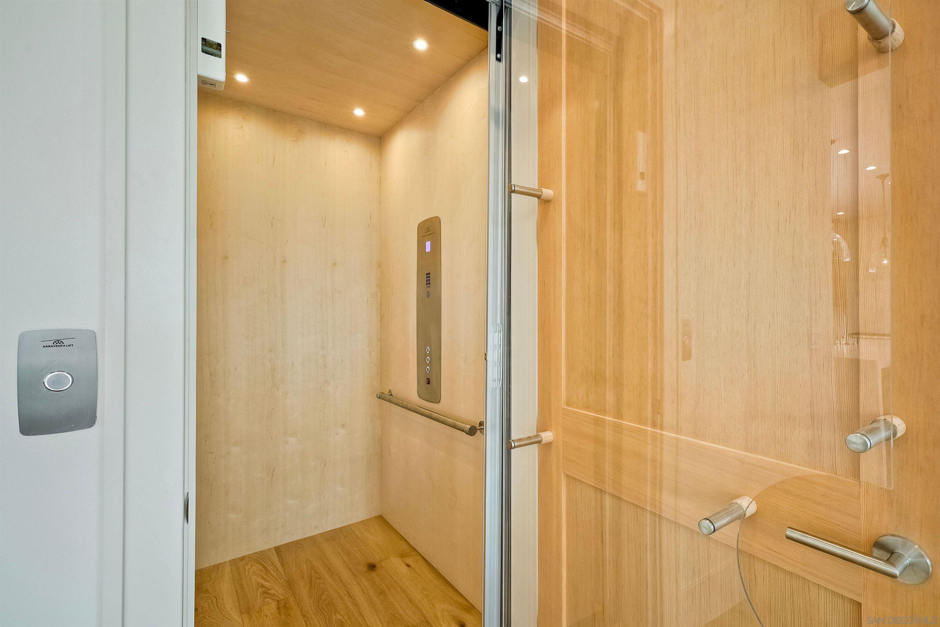 Detail Gallery Image 22 of 45 For 440  Pomona Avenue, Coronado,  CA 92118 - 5 Beds | 3/1 Baths