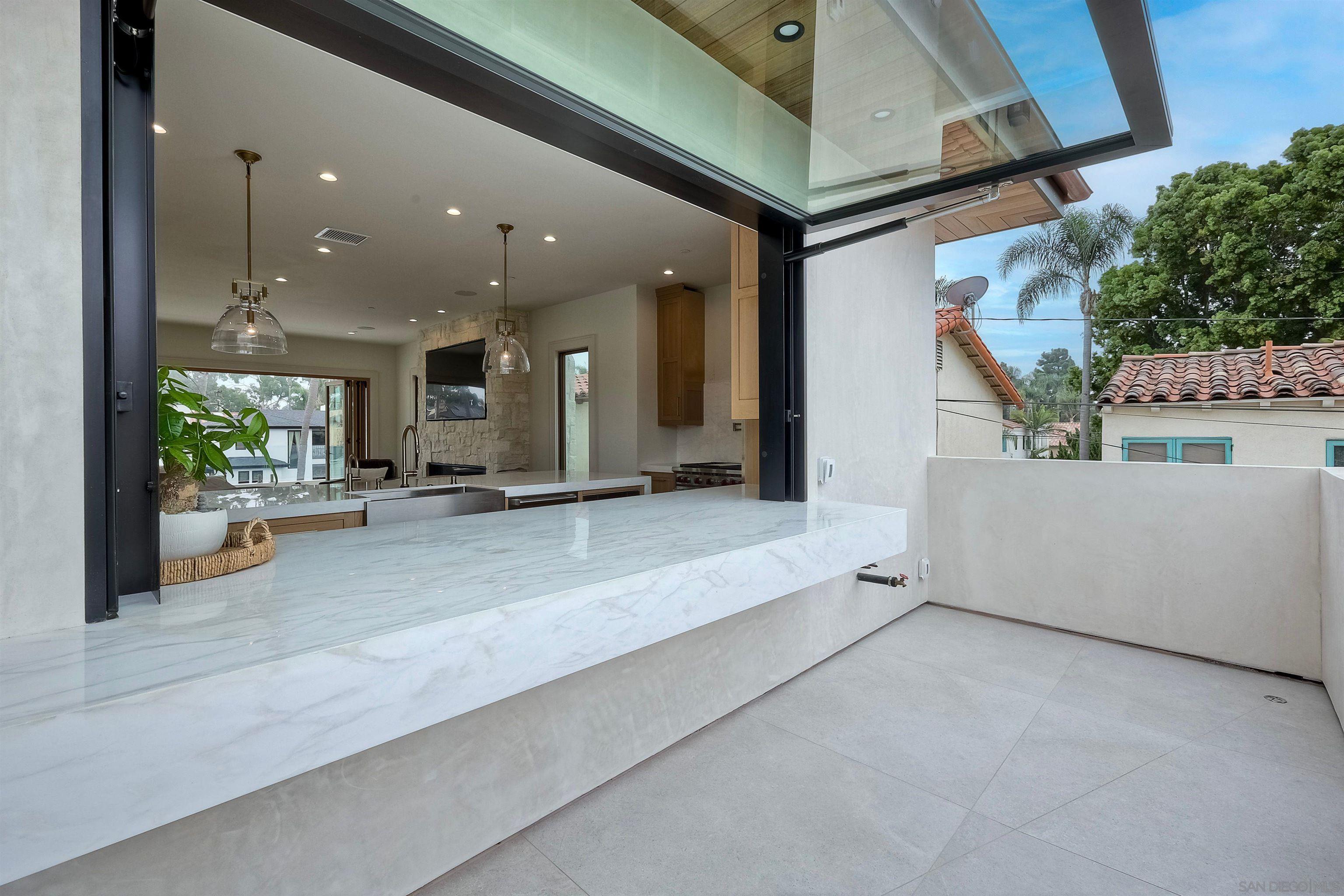 Detail Gallery Image 25 of 45 For 440  Pomona Avenue, Coronado,  CA 92118 - 5 Beds | 3/1 Baths