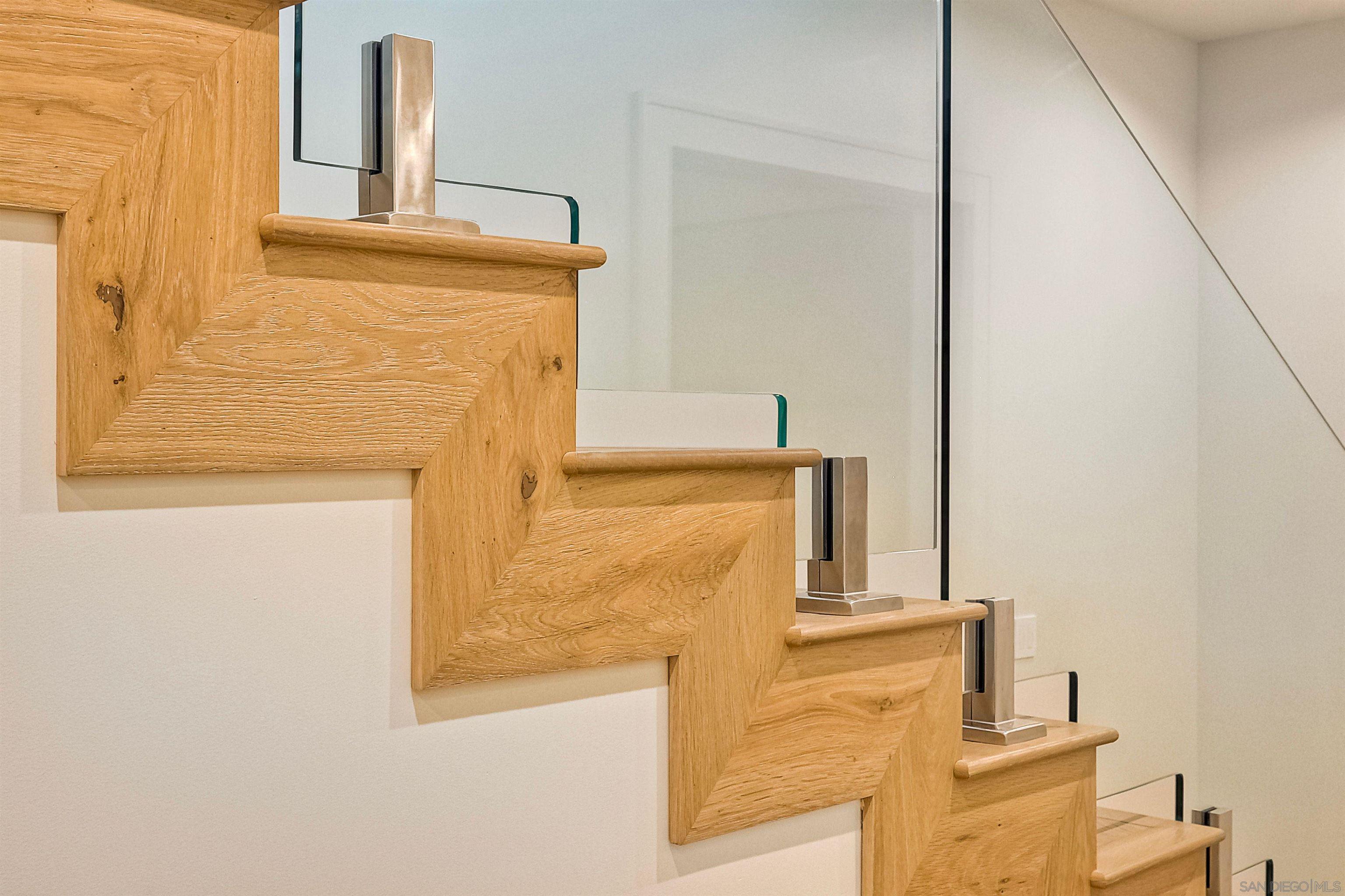 Detail Gallery Image 28 of 45 For 440  Pomona Avenue, Coronado,  CA 92118 - 5 Beds | 3/1 Baths