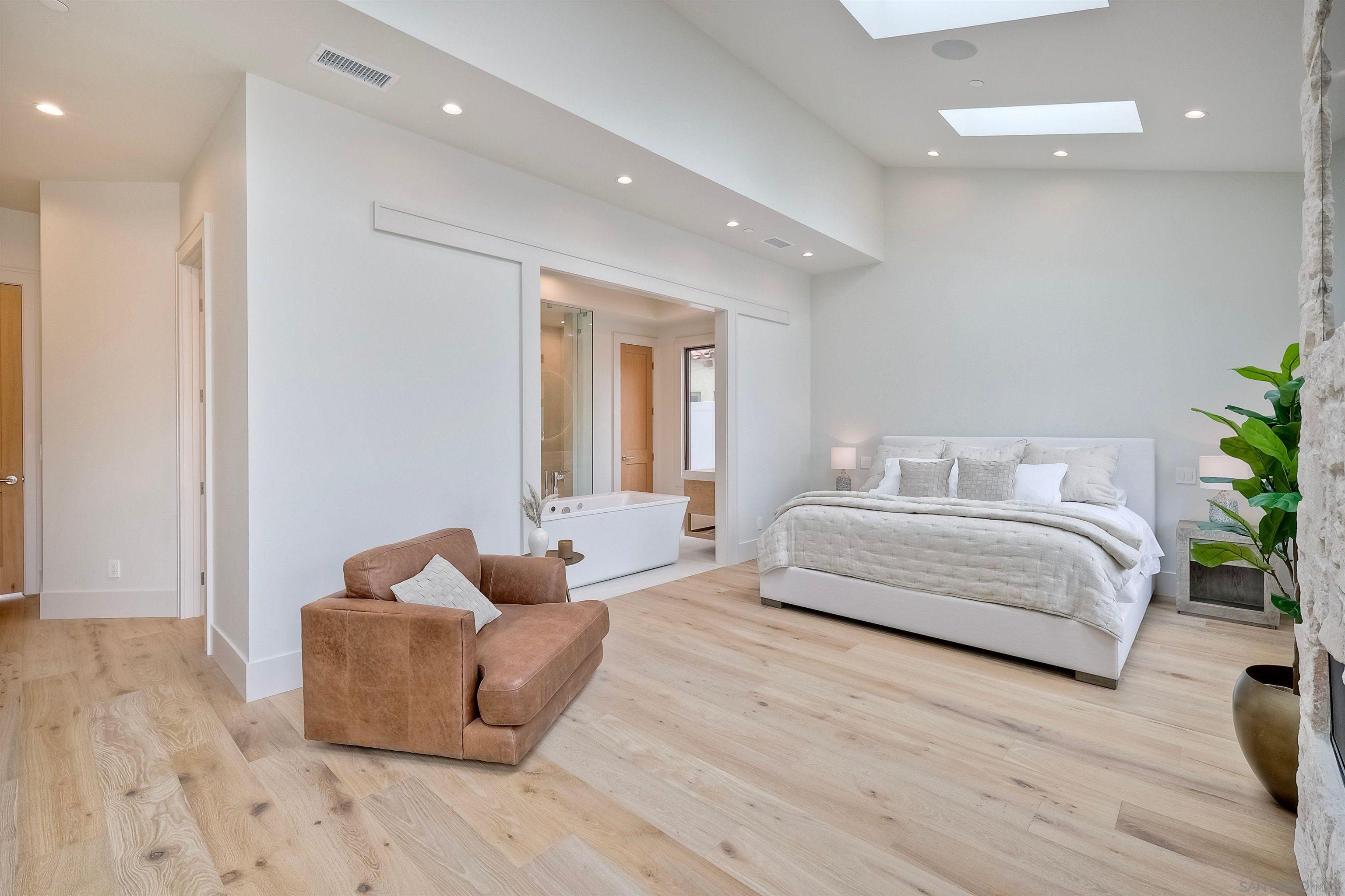 Detail Gallery Image 30 of 45 For 440  Pomona Avenue, Coronado,  CA 92118 - 5 Beds | 3/1 Baths