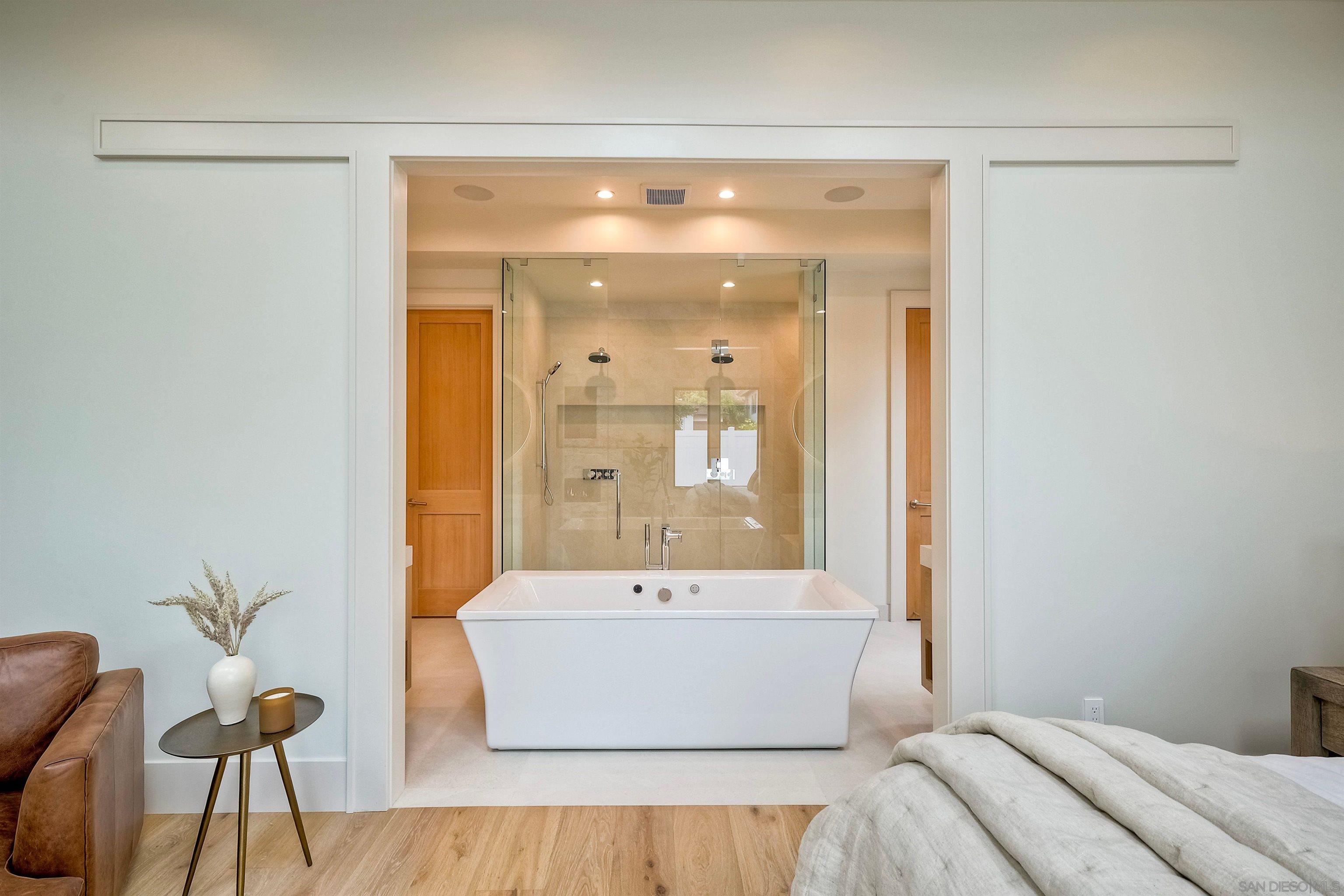 Detail Gallery Image 33 of 45 For 440  Pomona Avenue, Coronado,  CA 92118 - 5 Beds | 3/1 Baths