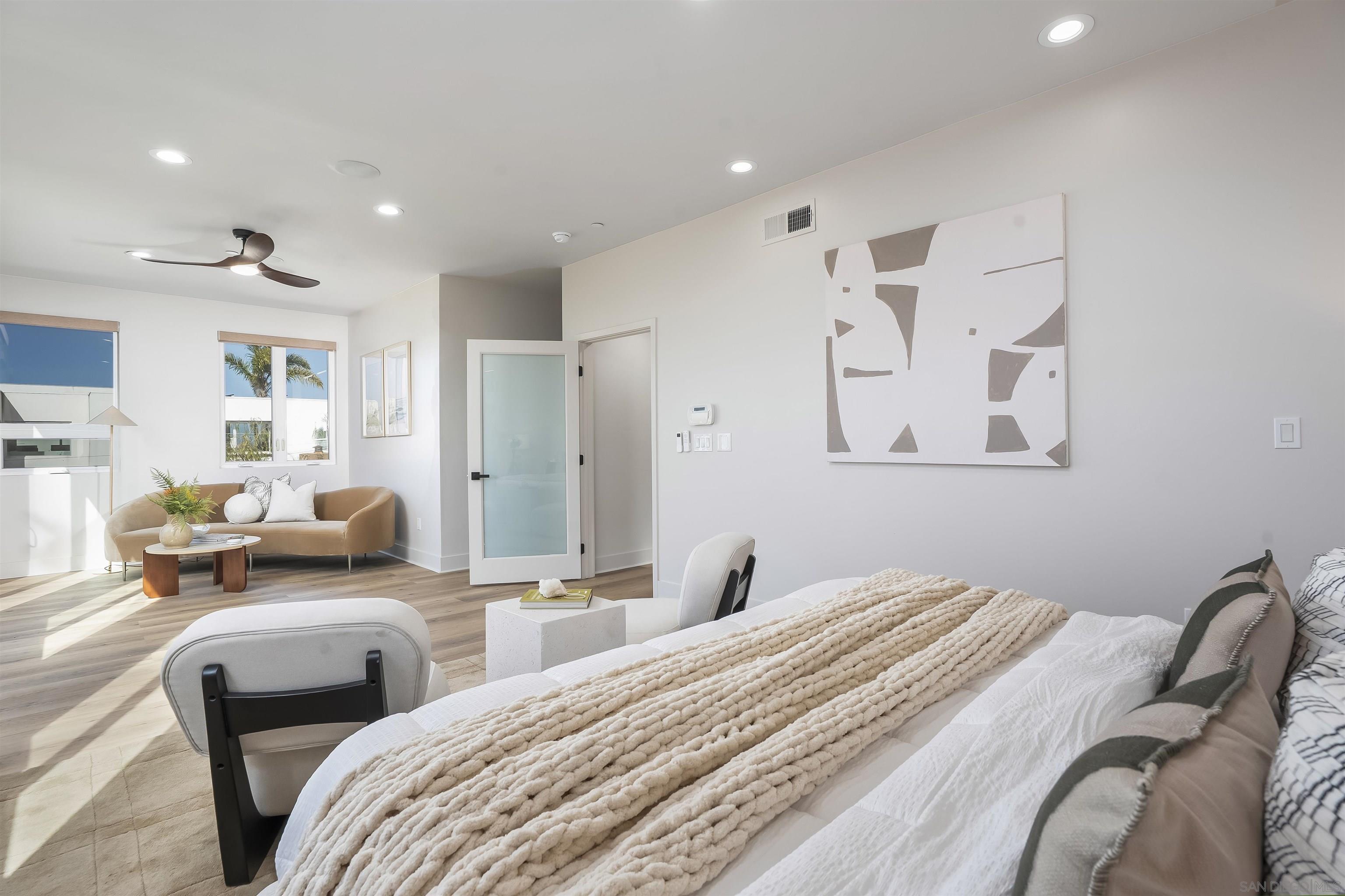 Detail Gallery Image 33 of 75 For 4593  Coronado Ave, San Diego,  CA 92107 - 4 Beds | 3 Baths