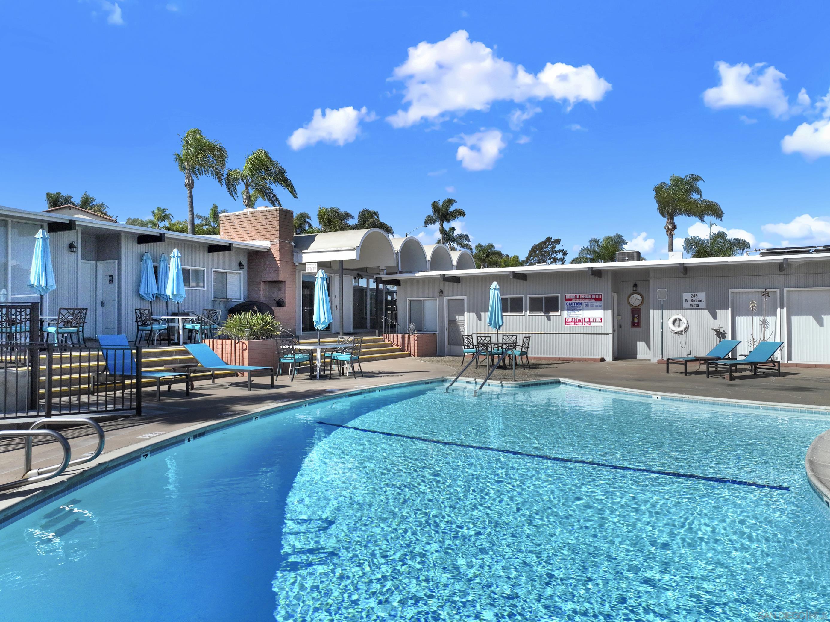 Detail Gallery Image 2 of 31 For 245 W Bobier Dr  #23,  Vista,  CA 92083 - 1 Beds | 1 Baths