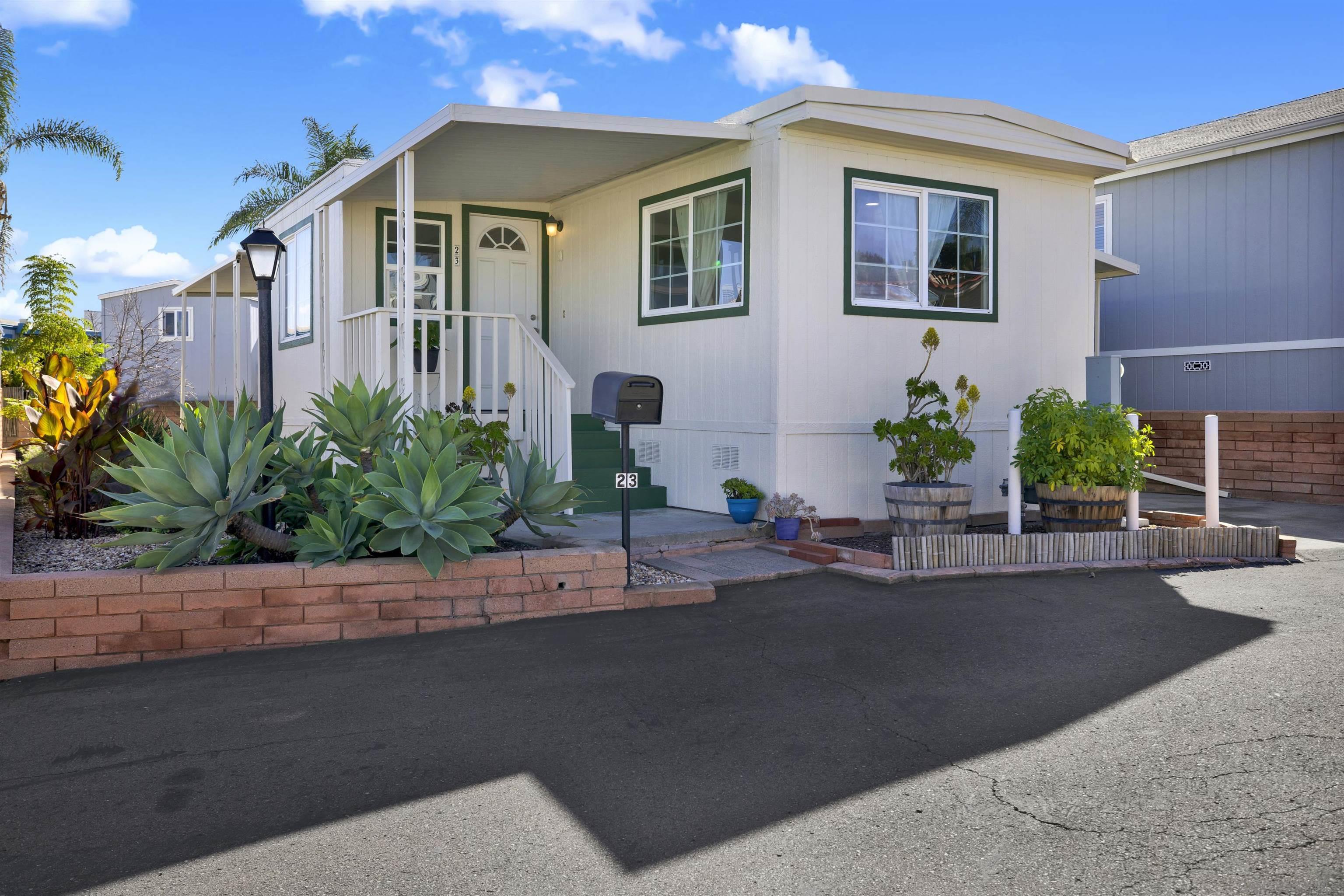 Detail Gallery Image 23 of 31 For 245 W Bobier Dr  #23,  Vista,  CA 92083 - 1 Beds | 1 Baths