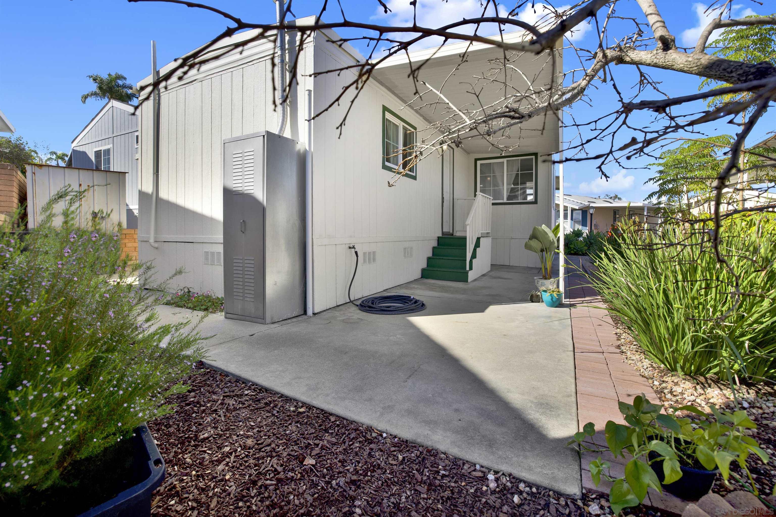 Detail Gallery Image 27 of 31 For 245 W Bobier Dr  #23,  Vista,  CA 92083 - 1 Beds | 1 Baths