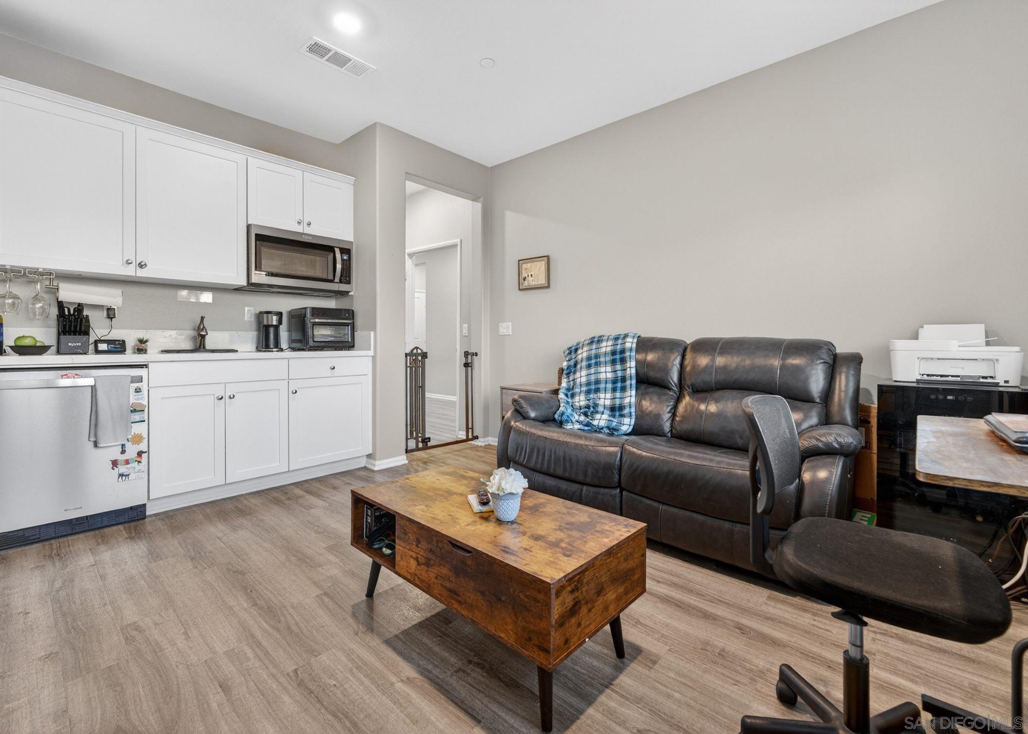 Detail Gallery Image 16 of 25 For 28331  Memory Ln, Winchester,  CA 92596 - 4 Beds | 3 Baths