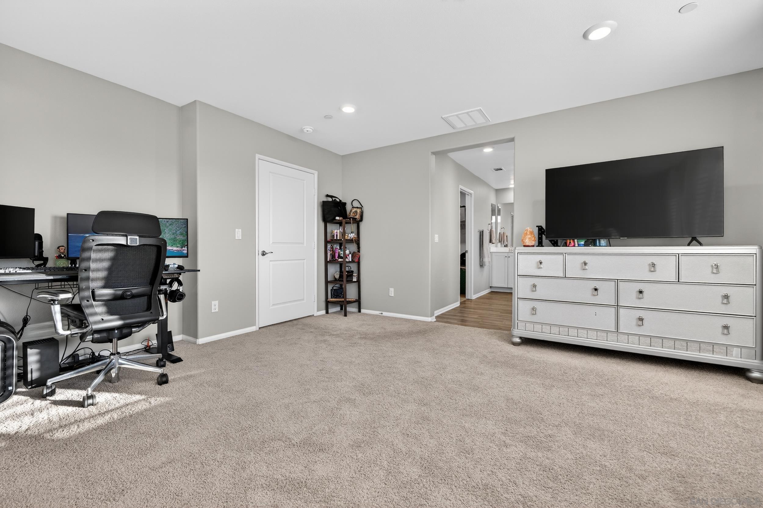 Detail Gallery Image 8 of 25 For 28331  Memory Ln, Winchester,  CA 92596 - 4 Beds | 3 Baths