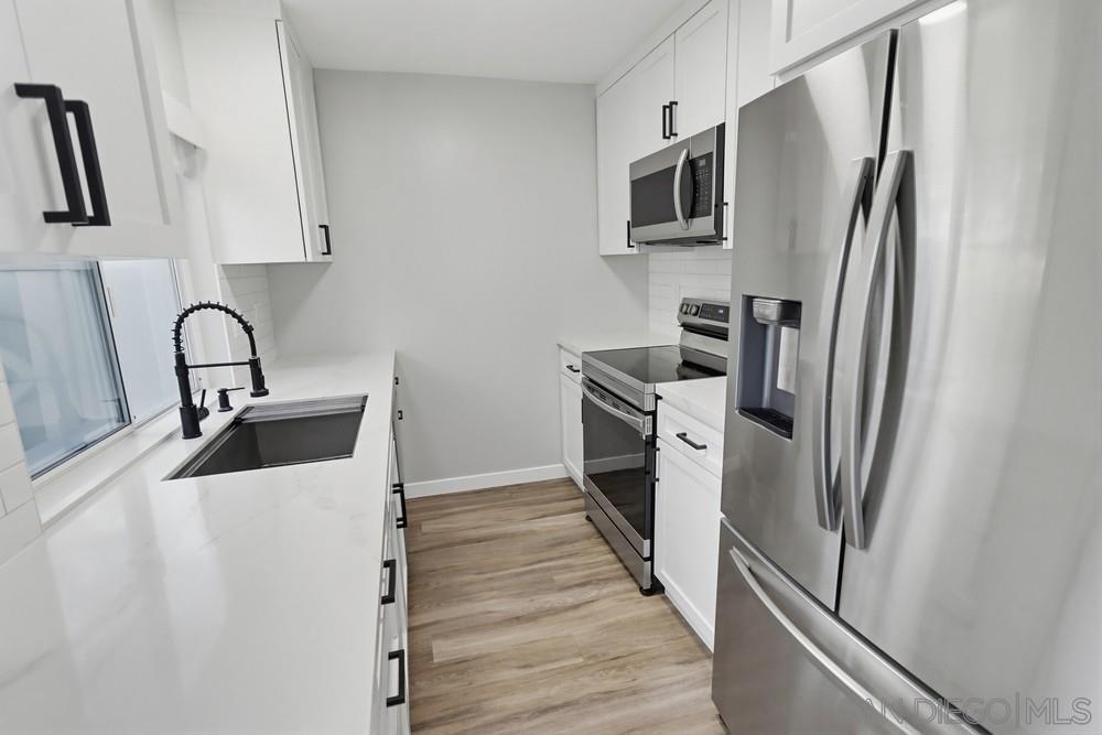 Detail Gallery Image 12 of 45 For 5516  Caminito Roberto, San Diego,  CA 92111 - 2 Beds | 1/1 Baths