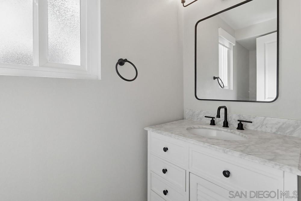Detail Gallery Image 14 of 45 For 5516  Caminito Roberto, San Diego,  CA 92111 - 2 Beds | 1/1 Baths