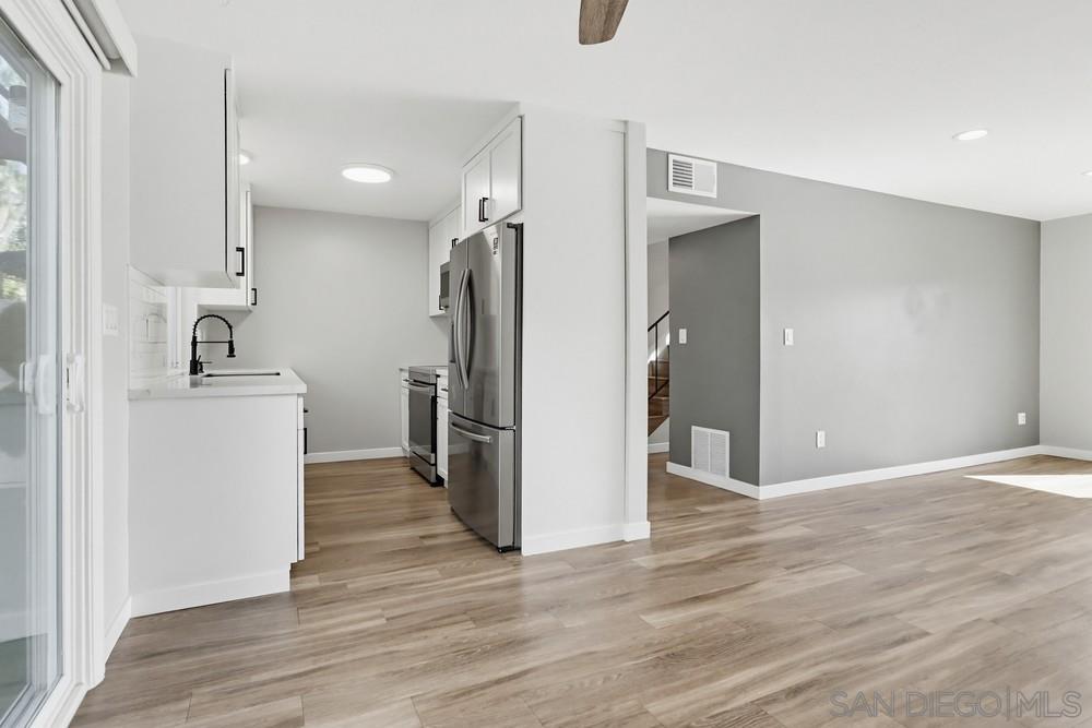 Detail Gallery Image 9 of 45 For 5516  Caminito Roberto, San Diego,  CA 92111 - 2 Beds | 1/1 Baths