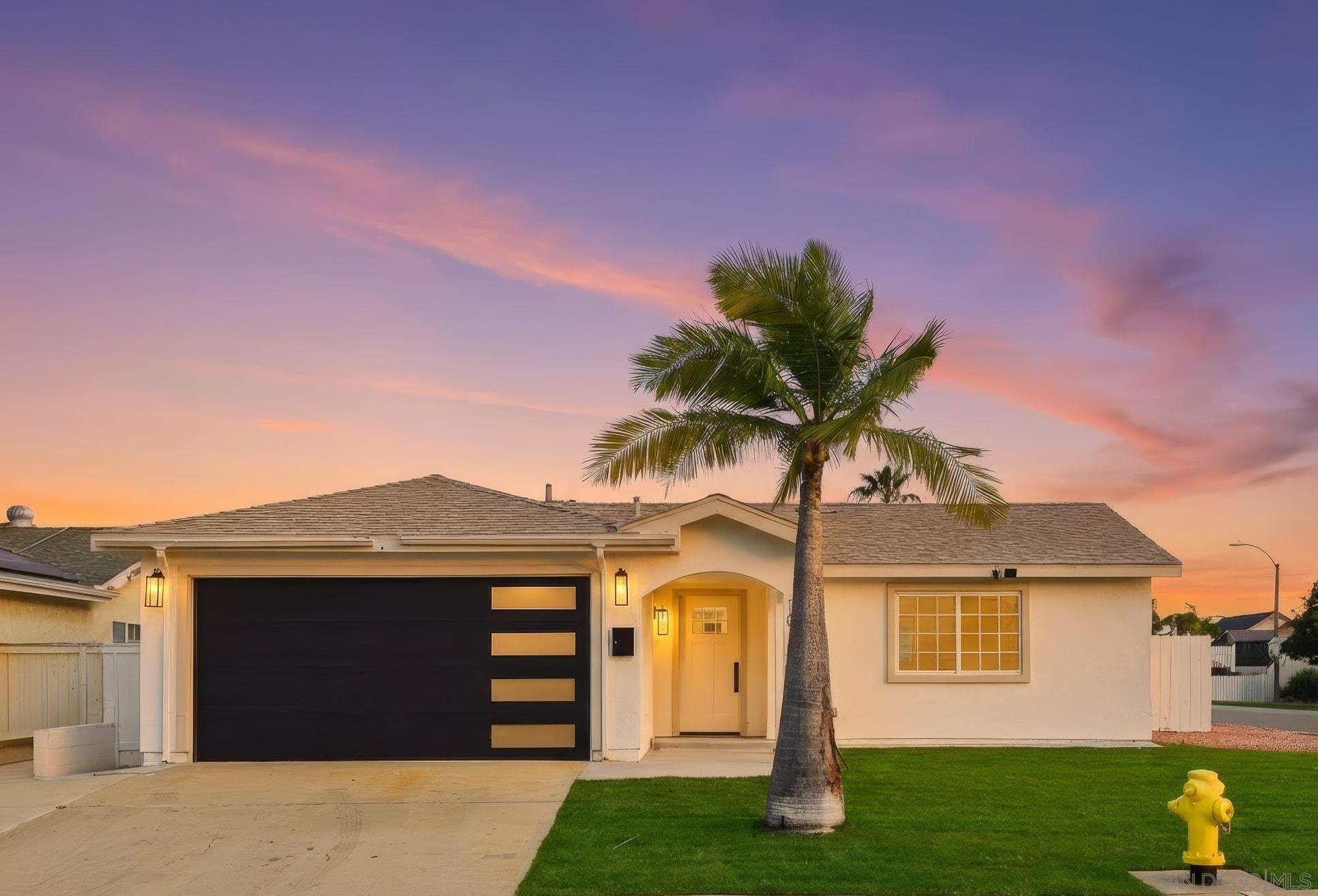 Detail Gallery Image 2 of 34 For 10155  Baroness Ave, San Diego,  CA 92126 - 3 Beds | 2 Baths