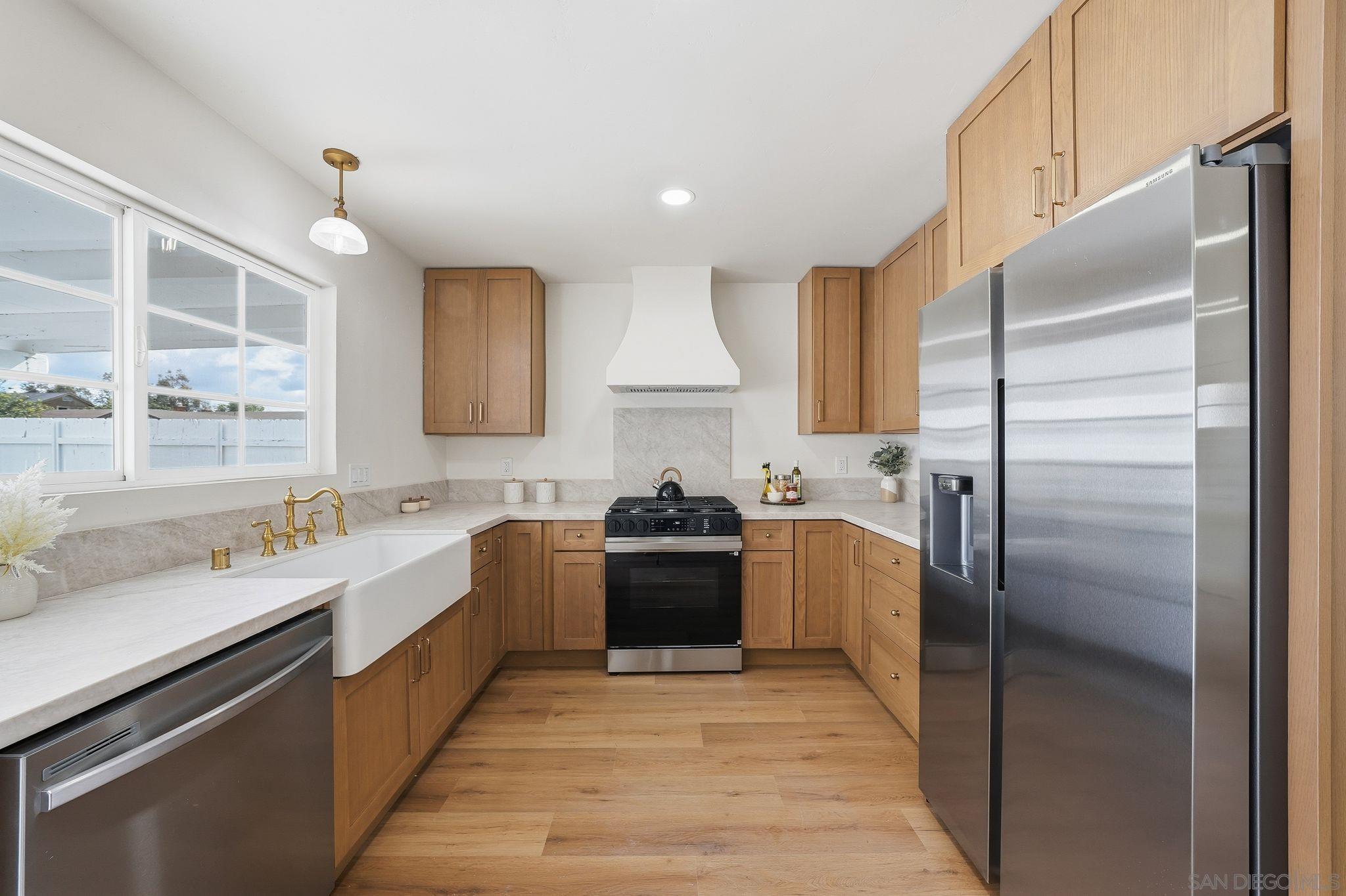 Detail Gallery Image 11 of 34 For 10155  Baroness Ave, San Diego,  CA 92126 - 3 Beds | 2 Baths