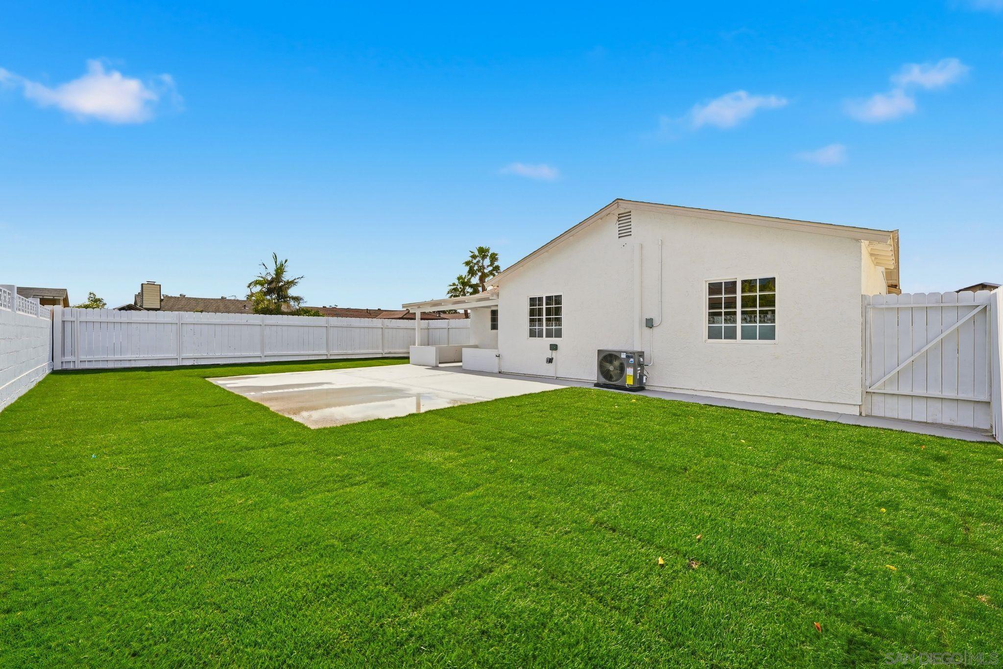Detail Gallery Image 27 of 34 For 10155  Baroness Ave, San Diego,  CA 92126 - 3 Beds | 2 Baths
