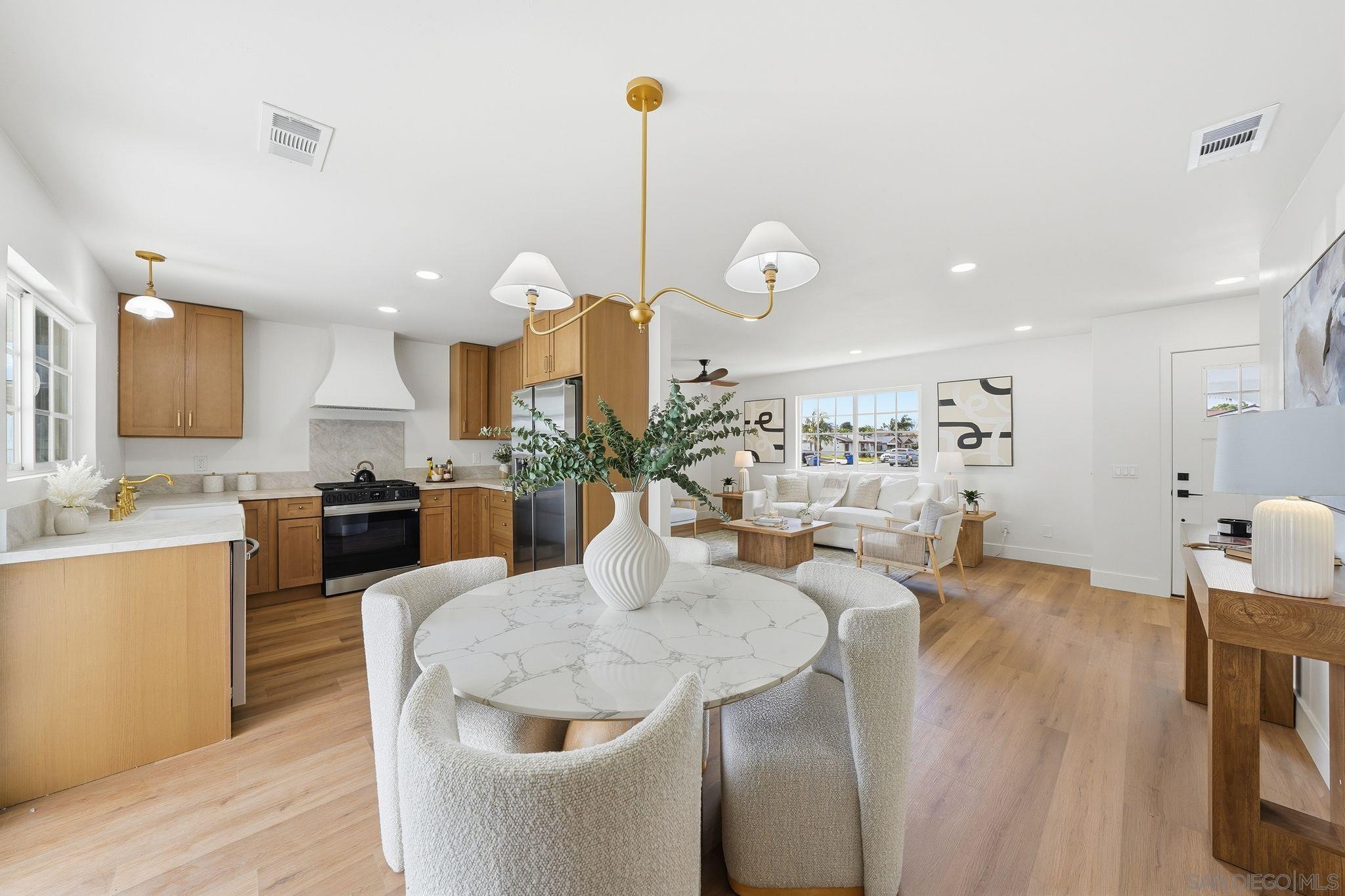 Detail Gallery Image 8 of 34 For 10155  Baroness Ave, San Diego,  CA 92126 - 3 Beds | 2 Baths