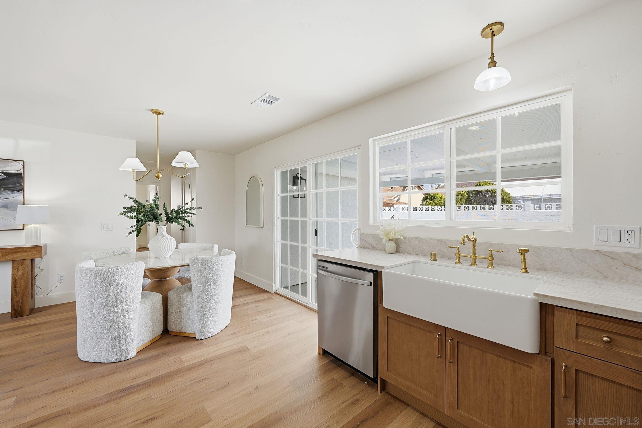 Detail Gallery Image 9 of 34 For 10155  Baroness Ave, San Diego,  CA 92126 - 3 Beds | 2 Baths