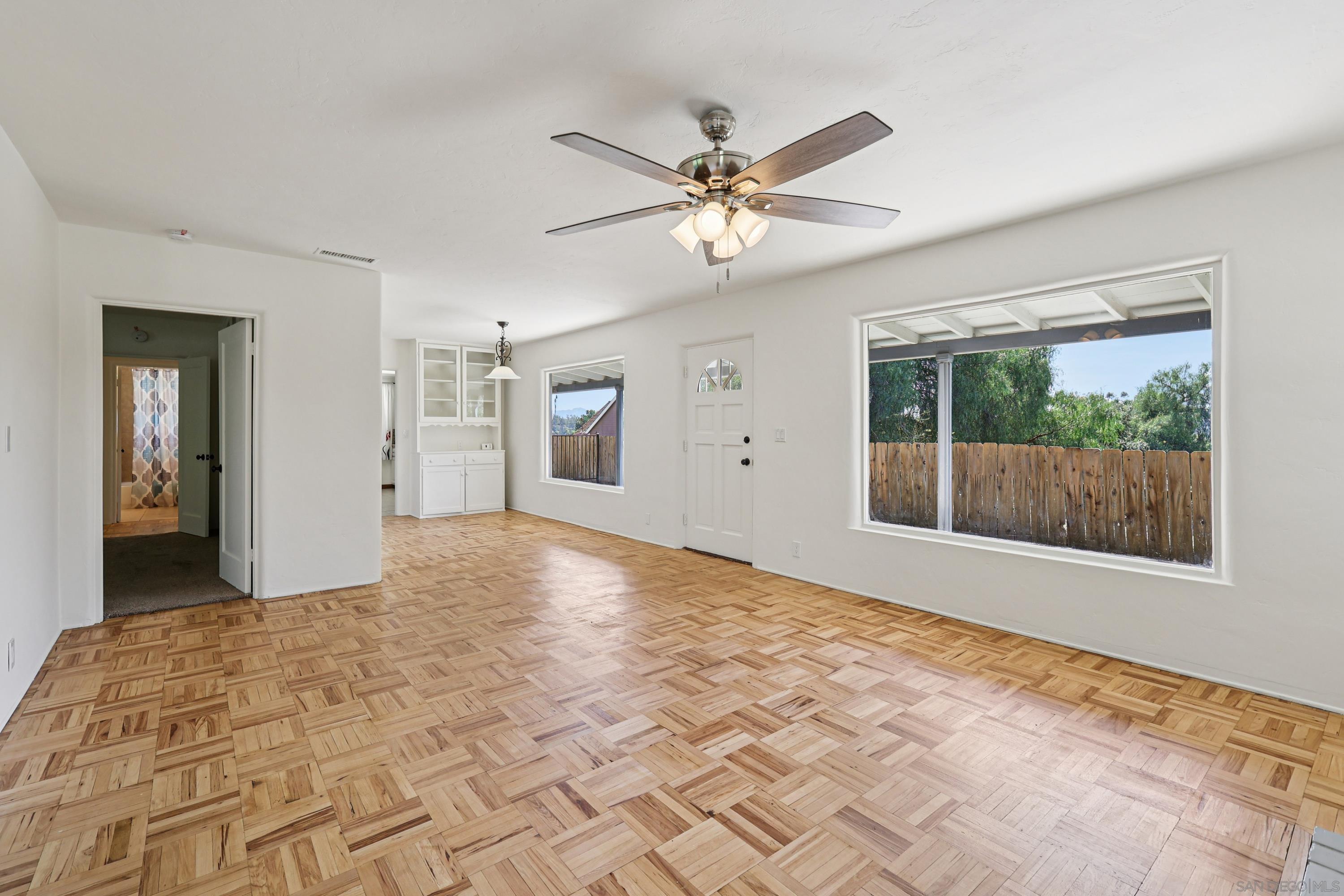 Detail Gallery Image 5 of 26 For 203  D St, Ramona,  CA 92065 - 2 Beds | 1 Baths