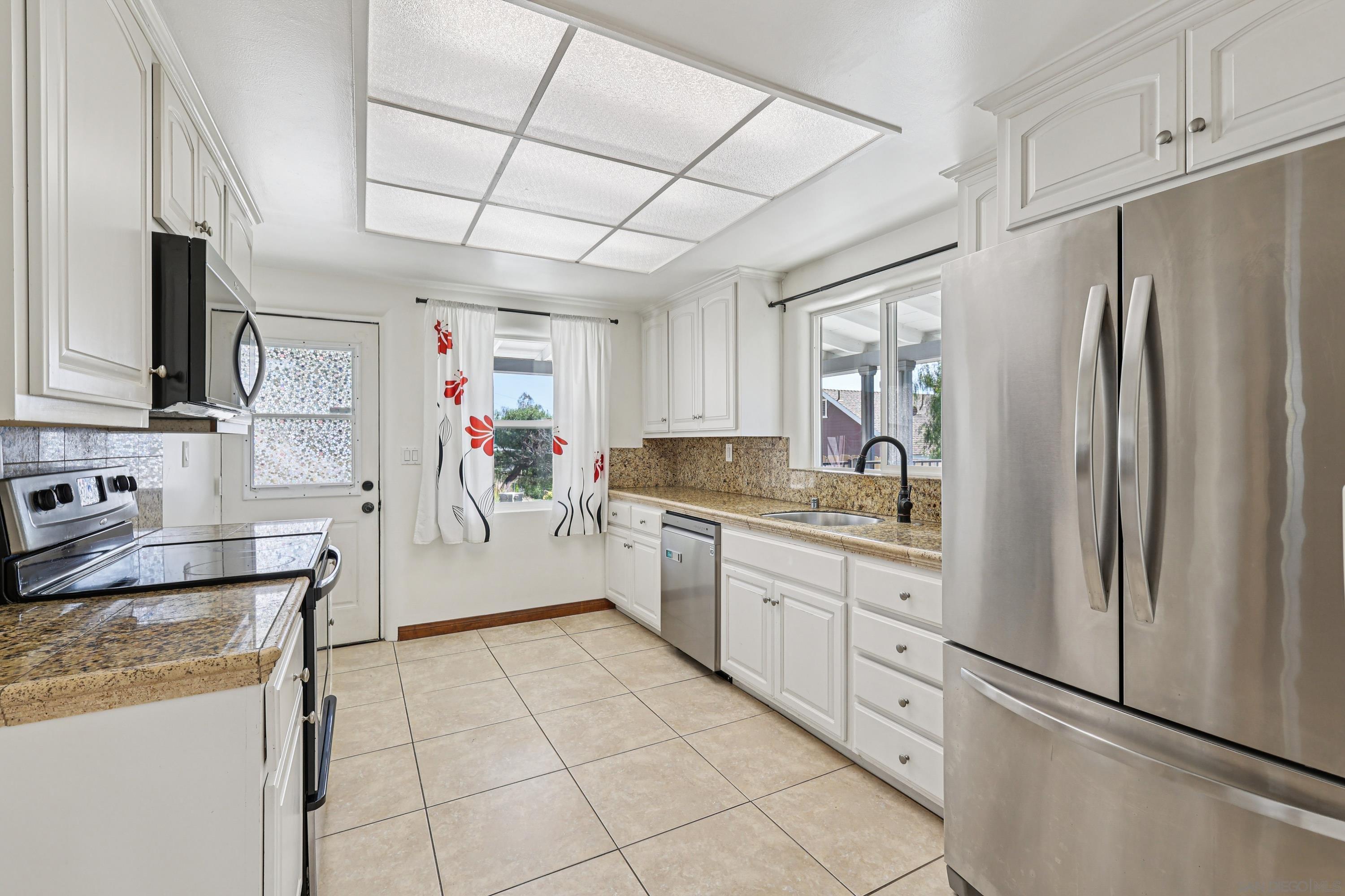 Detail Gallery Image 8 of 26 For 203  D St, Ramona,  CA 92065 - 2 Beds | 1 Baths