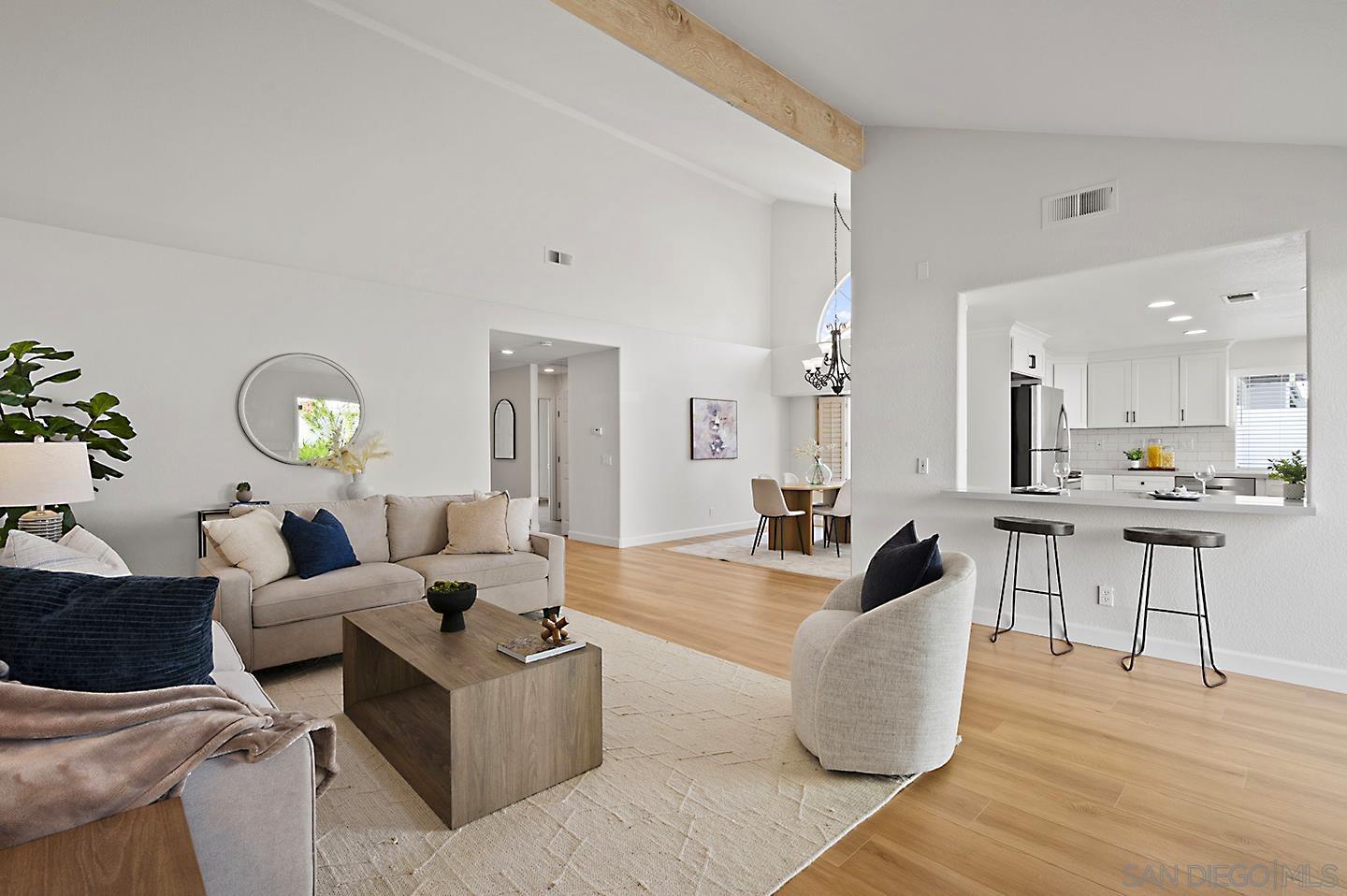 Detail Gallery Image 3 of 13 For 4094  Arcadia Way, Oceanside,  CA 92056 - 2 Beds | 2 Baths