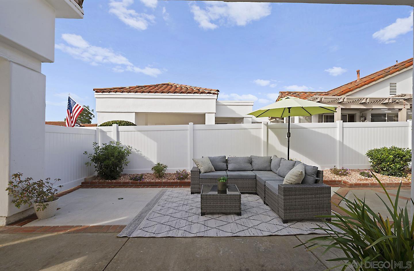 Detail Gallery Image 5 of 13 For 4094  Arcadia Way, Oceanside,  CA 92056 - 2 Beds | 2 Baths