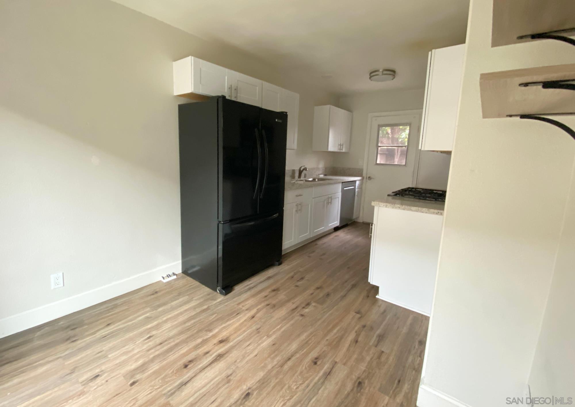 Detail Gallery Image 11 of 29 For 1060  E Washington Ave  #5,  Escondido,  CA 92025 - 2 Beds | 2 Baths