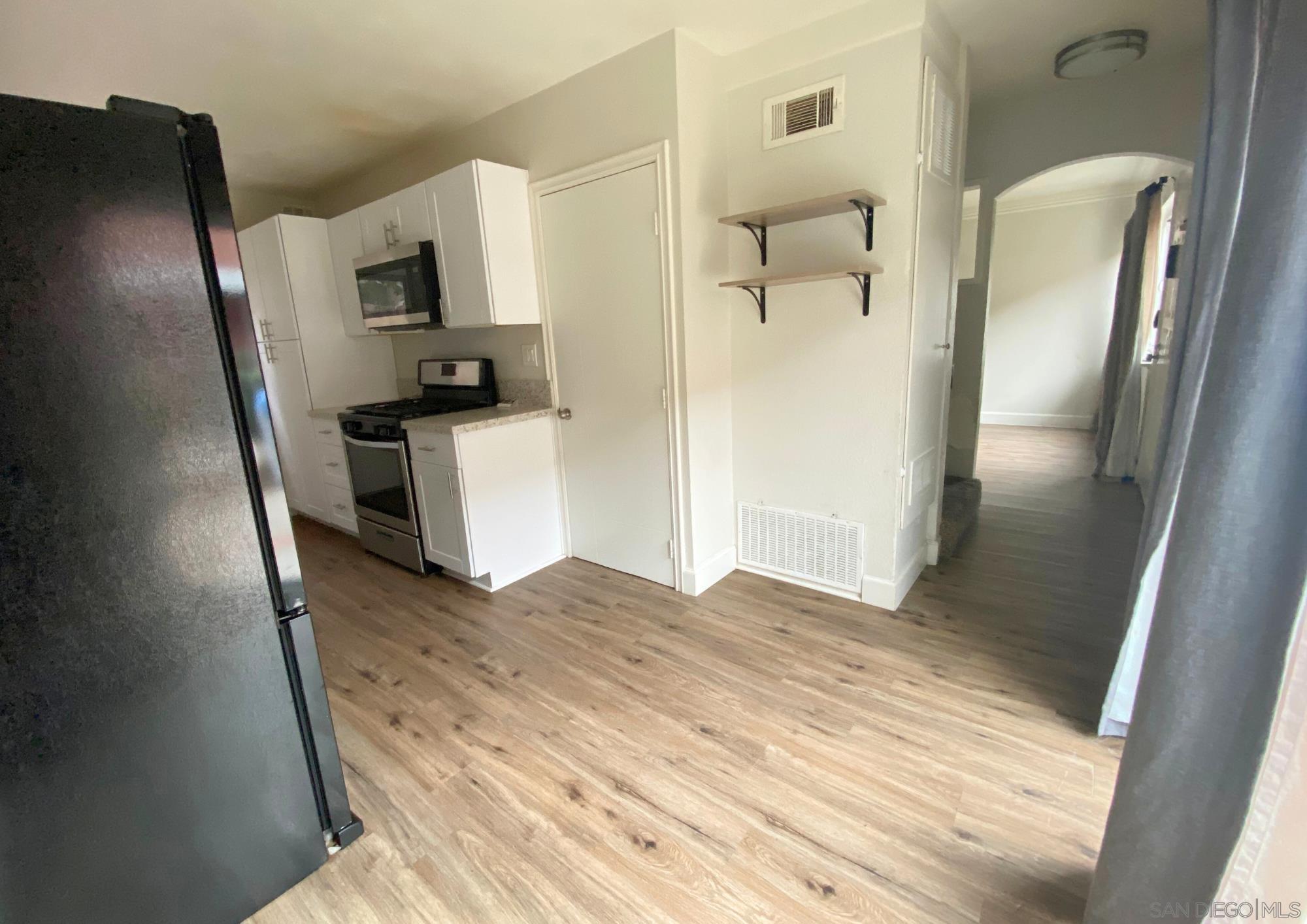 Detail Gallery Image 12 of 29 For 1060  E Washington Ave  #5,  Escondido,  CA 92025 - 2 Beds | 2 Baths