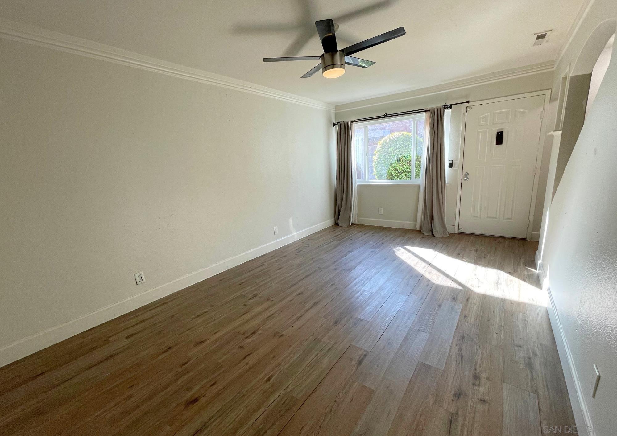 Detail Gallery Image 4 of 29 For 1060  E Washington Ave  #5,  Escondido,  CA 92025 - 2 Beds | 2 Baths