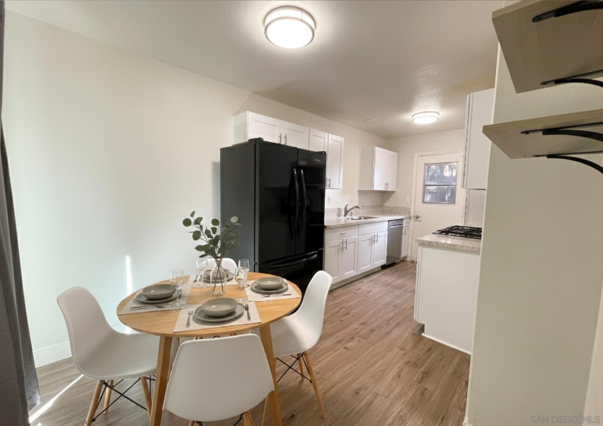 Detail Gallery Image 9 of 29 For 1060  E Washington Ave  #5,  Escondido,  CA 92025 - 2 Beds | 2 Baths