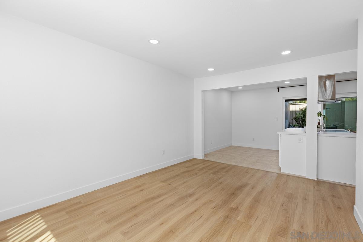 Detail Gallery Image 12 of 30 For 3230  Ashford Street  #B,  San Diego,  CA 92111 - 2 Beds | 2 Baths