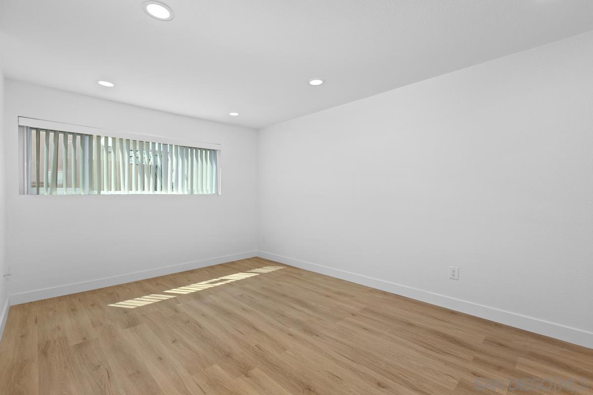 Detail Gallery Image 3 of 30 For 3230  Ashford Street  #B,  San Diego,  CA 92111 - 2 Beds | 2 Baths