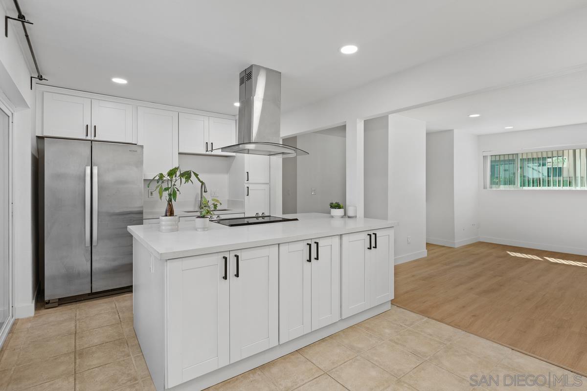 Detail Gallery Image 5 of 30 For 3230  Ashford Street  #B,  San Diego,  CA 92111 - 2 Beds | 2 Baths