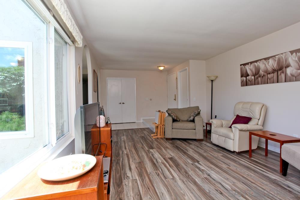 Detail Gallery Image 4 of 23 For 14051  Hermosillo Way, Poway,  CA 92064 - 4 Beds | 2 Baths