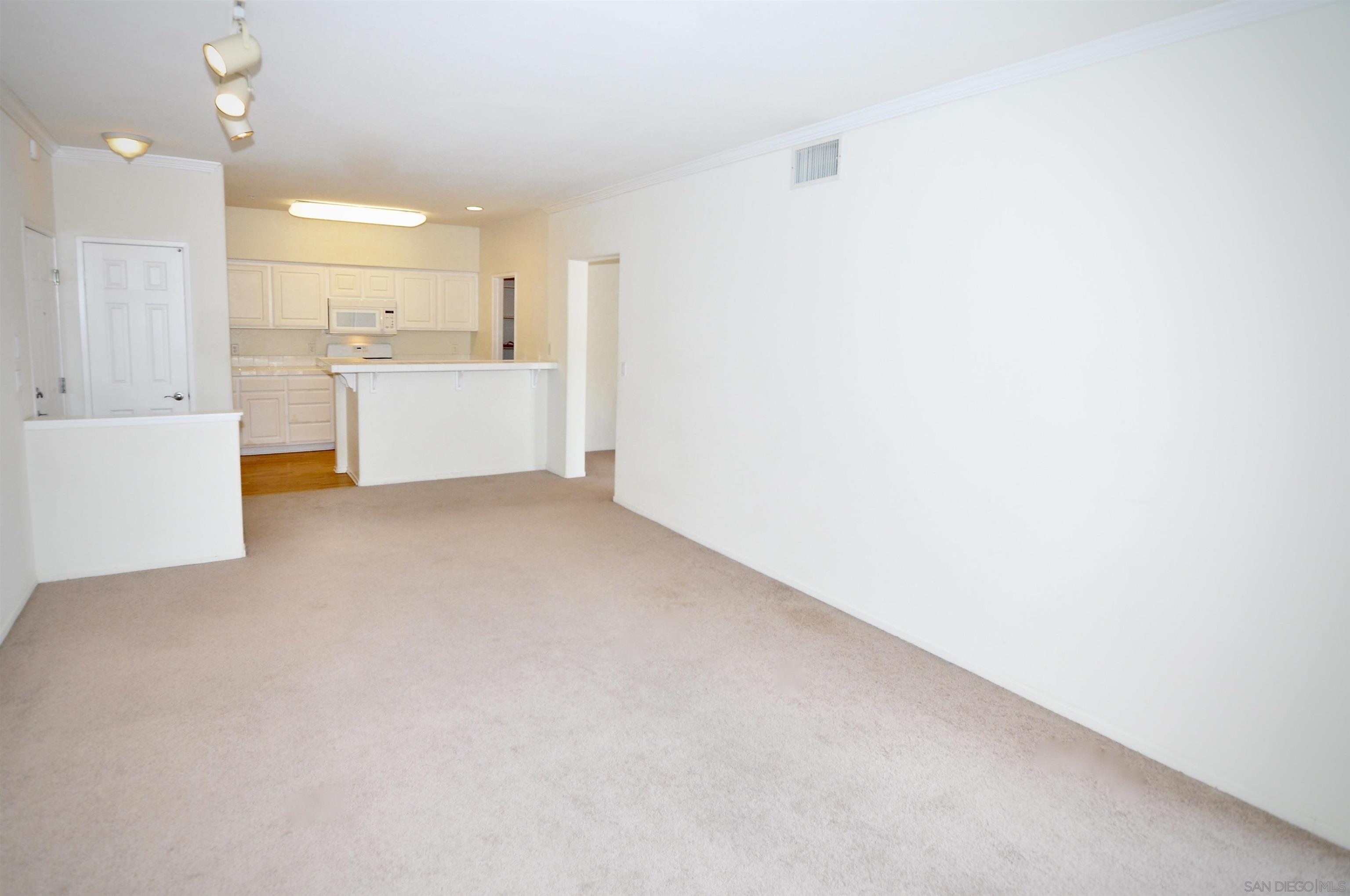 Detail Gallery Image 11 of 71 For 10840  Scripps Ranch Blvd  206, San Diego,  CA 92131 - 1 Beds | 1 Baths