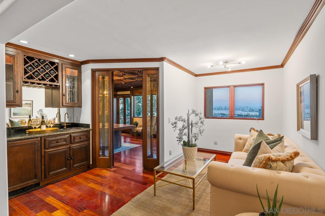 Detail Gallery Image 16 of 61 For 3235  Harbor View Dr, San Diego,  CA 92106 - 5 Beds | 4/2 Baths