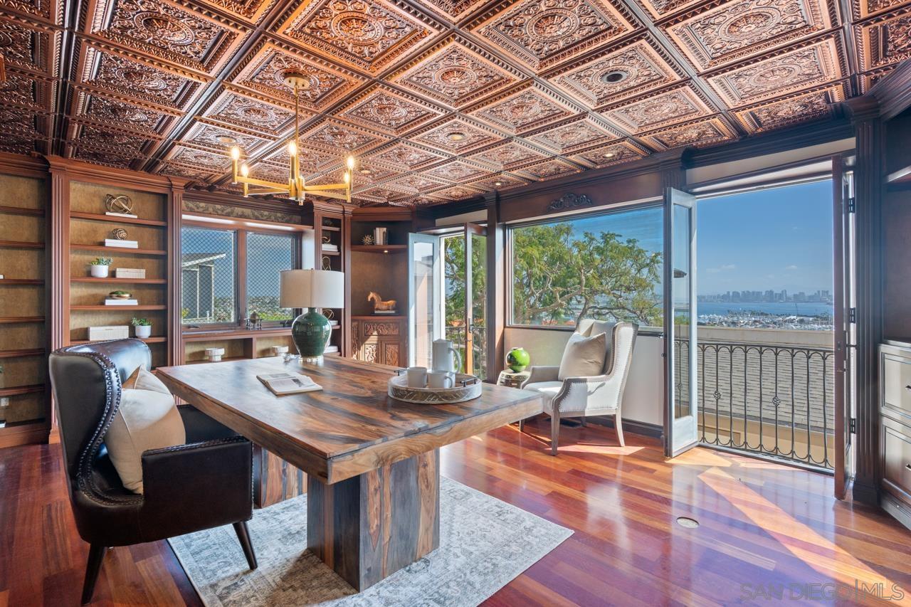 Detail Gallery Image 3 of 61 For 3235  Harbor View Dr, San Diego,  CA 92106 - 5 Beds | 4/2 Baths