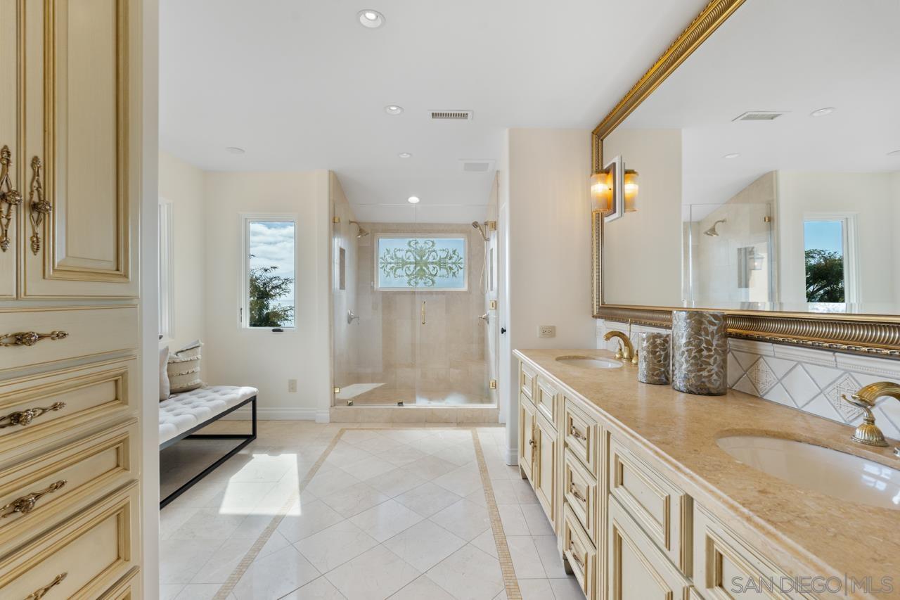 Detail Gallery Image 35 of 61 For 3235  Harbor View Dr, San Diego,  CA 92106 - 5 Beds | 4/2 Baths