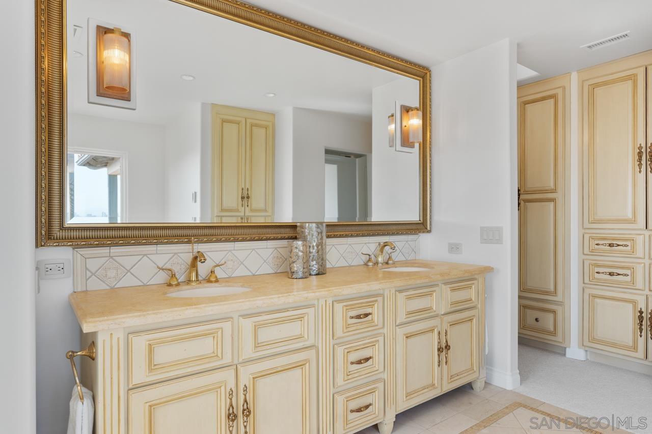 Detail Gallery Image 37 of 61 For 3235  Harbor View Dr, San Diego,  CA 92106 - 5 Beds | 4/2 Baths