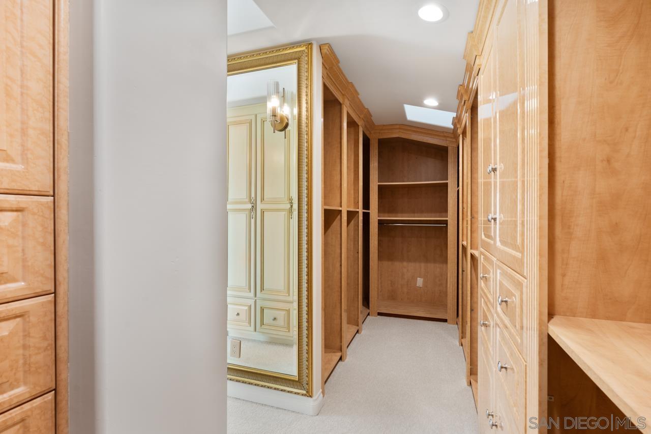 Detail Gallery Image 39 of 61 For 3235  Harbor View Dr, San Diego,  CA 92106 - 5 Beds | 4/2 Baths